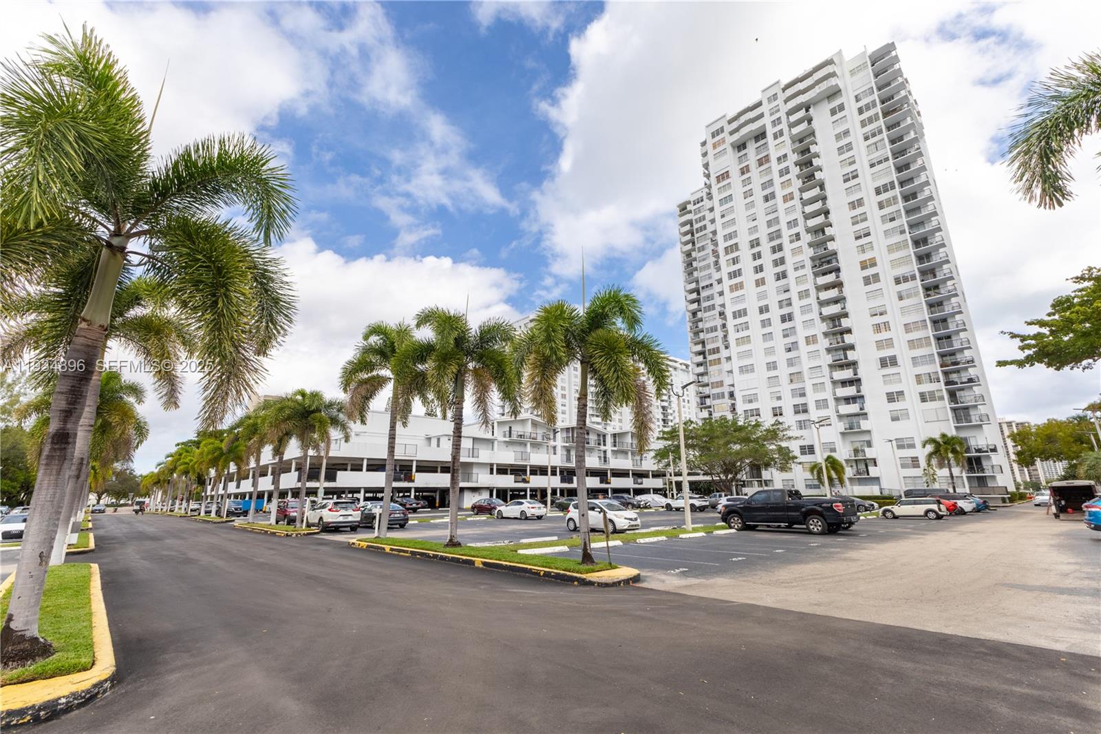 2750 NE 183rd St #2710 Aventura, FL 33160