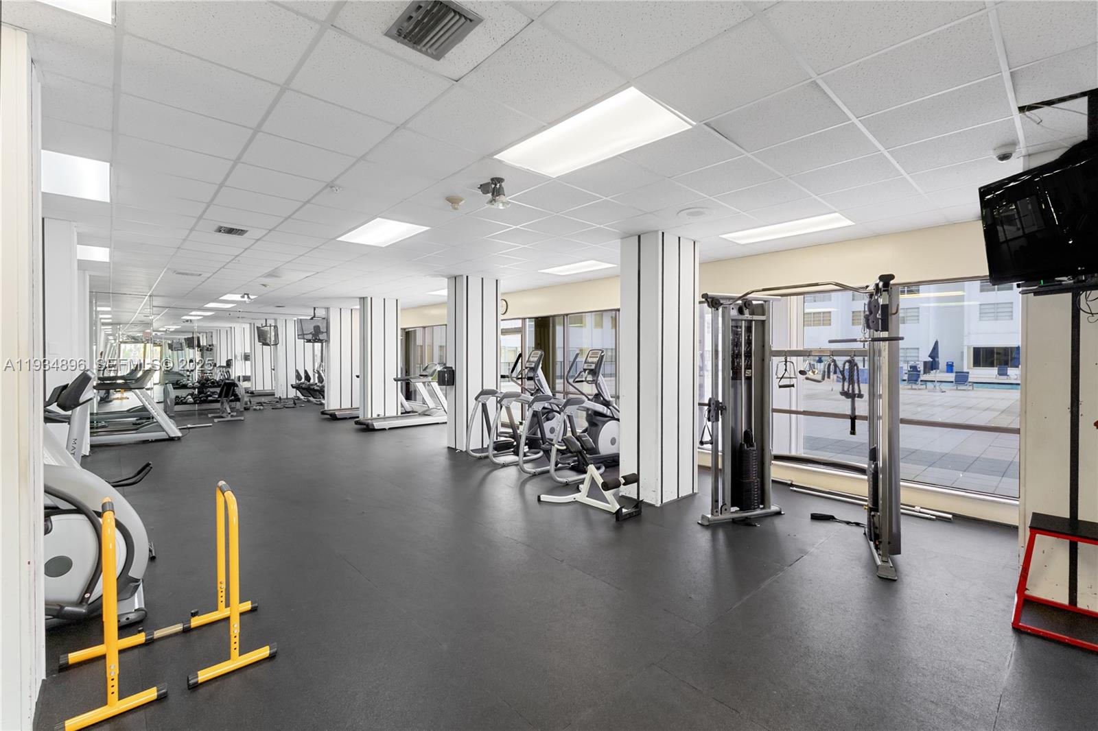 2750 NE 183rd St #2710 Aventura, FL 33160