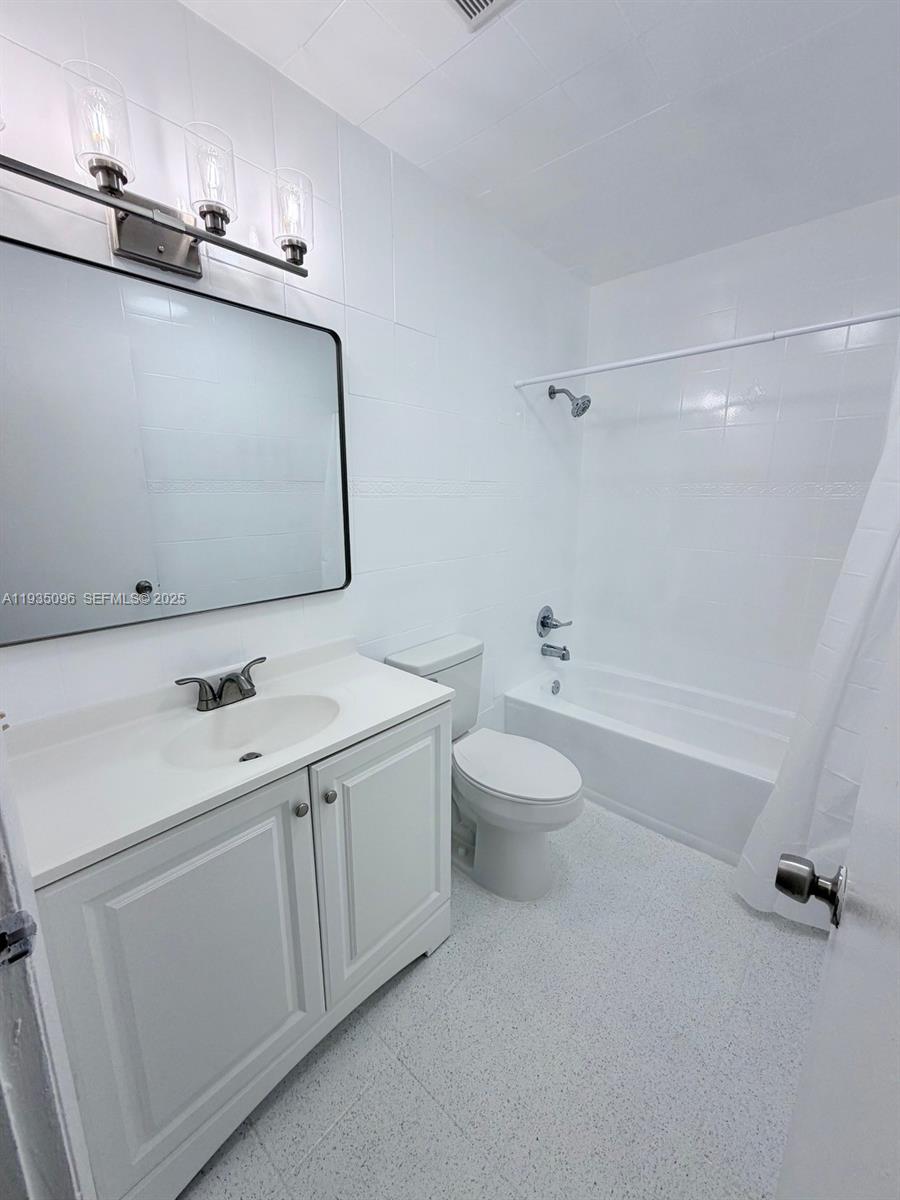 10722 La Placida Dr #9-B3 Coral Springs, FL 33065