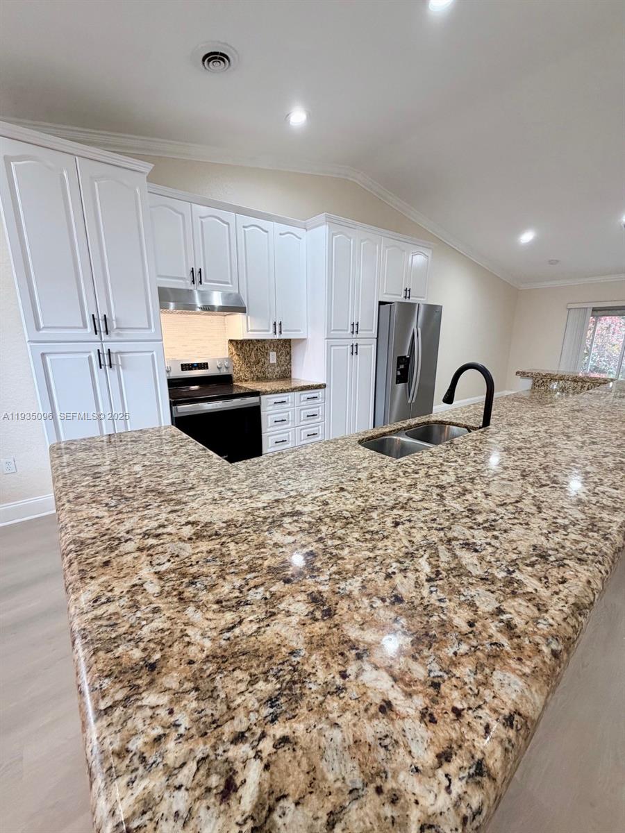 10722 La Placida Dr #9-B3 Coral Springs, FL 33065