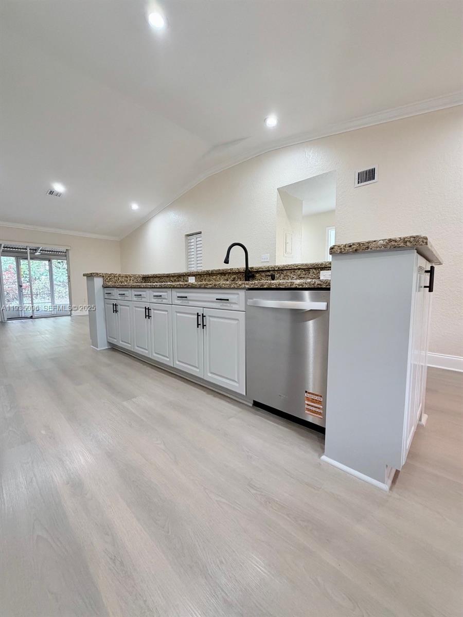 10722 La Placida Dr #9-B3 Coral Springs, FL 33065