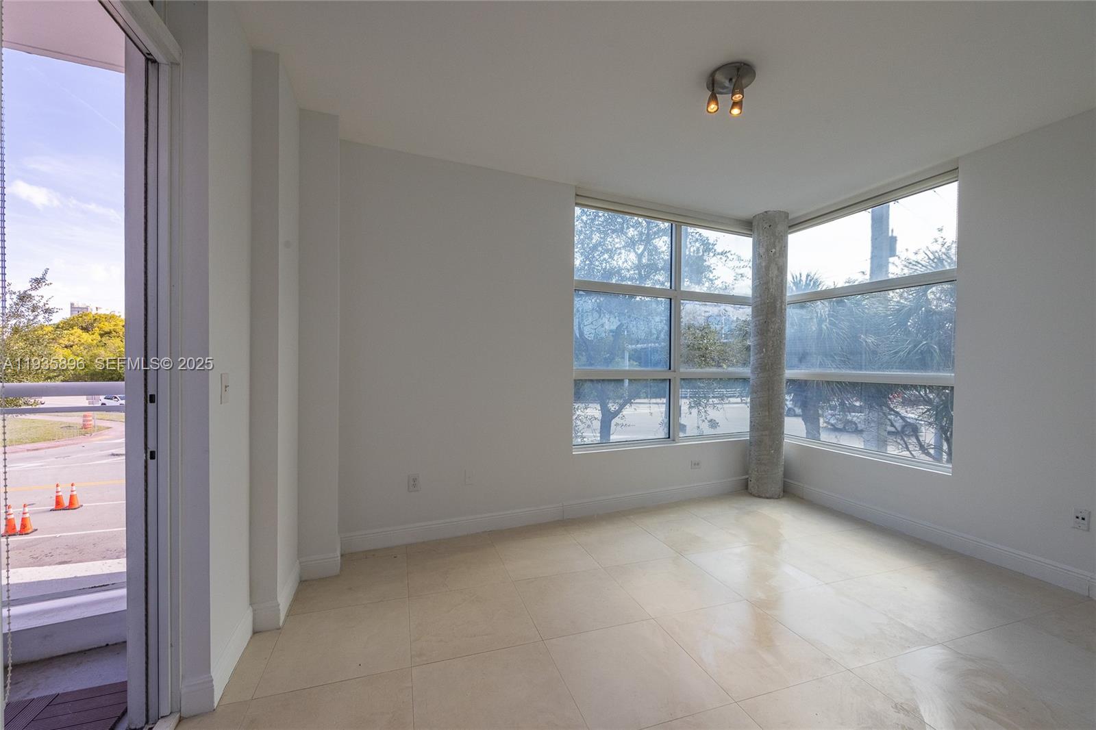 2020 Prairie Ave #202 Miami Beach, FL 33139