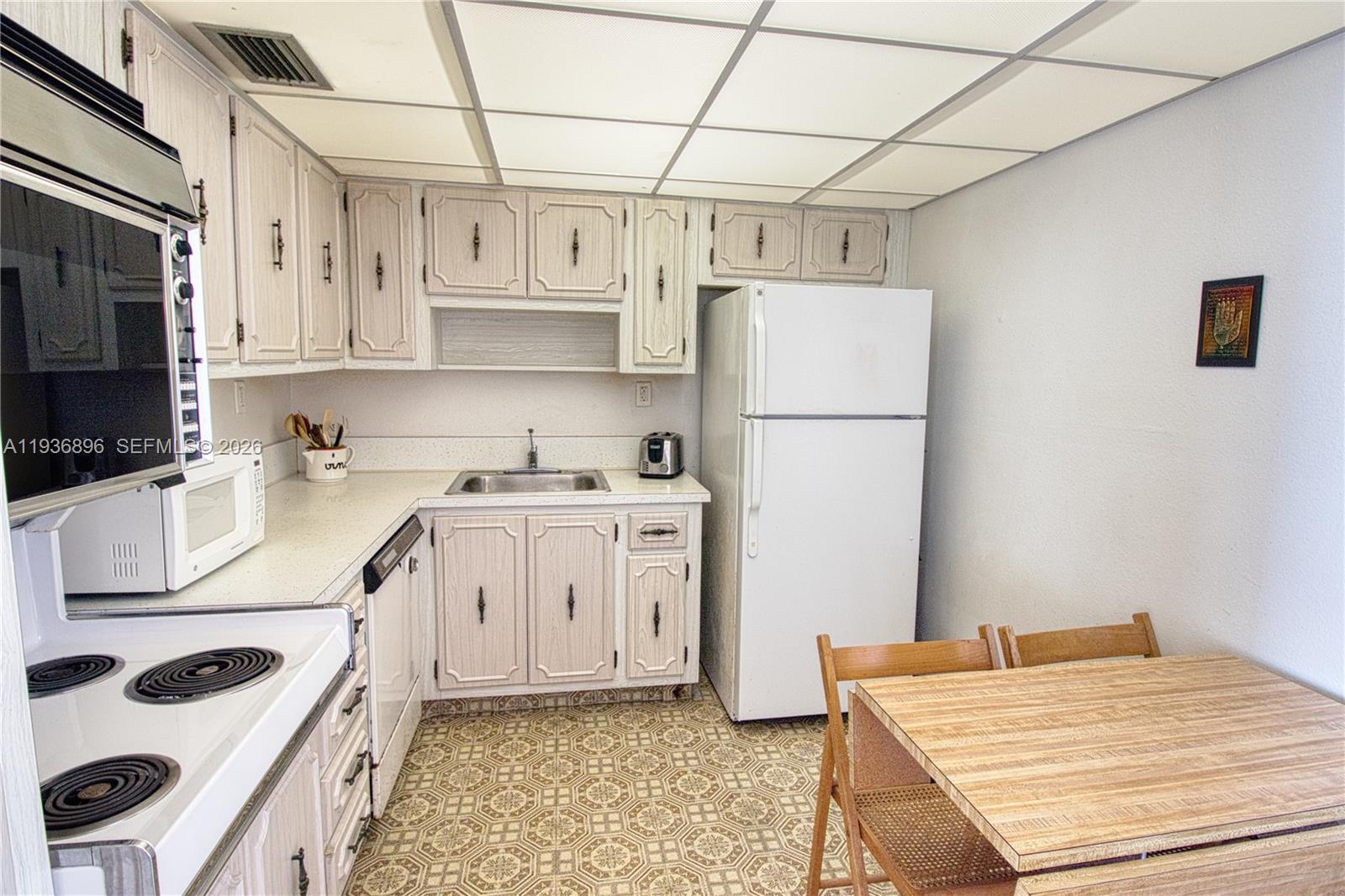 6900 Bay Dr #10K Miami Beach, FL 33141