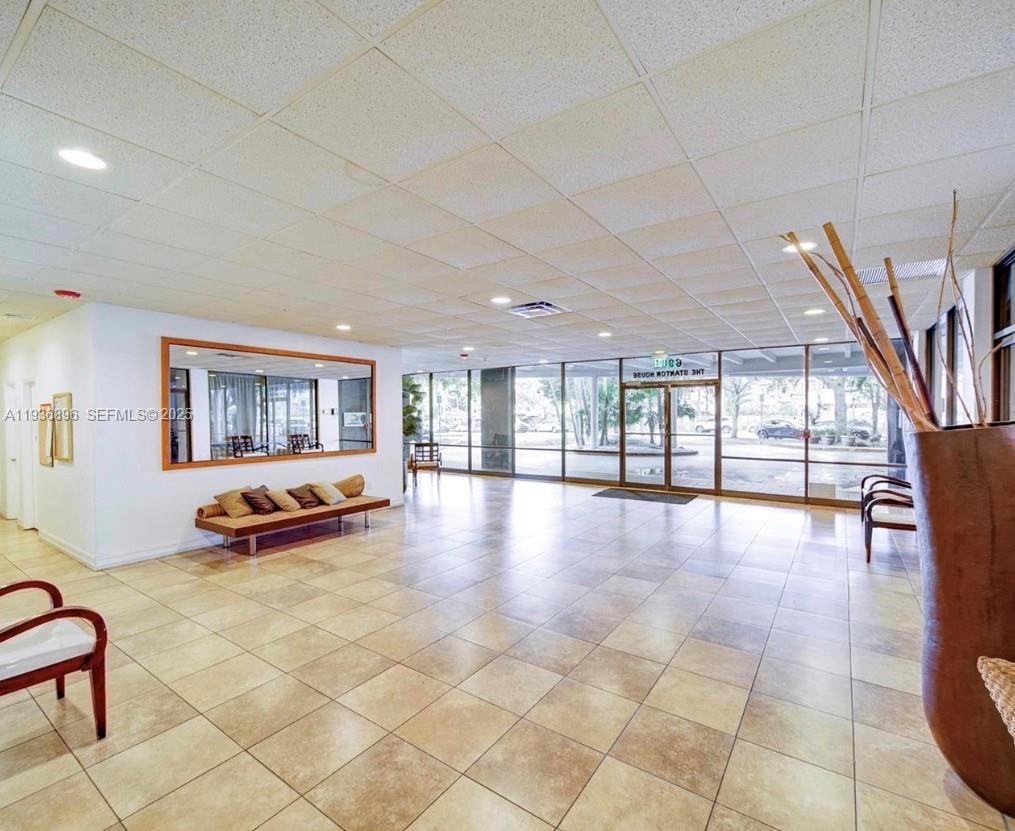 6900 Bay Dr #10K Miami Beach, FL 33141