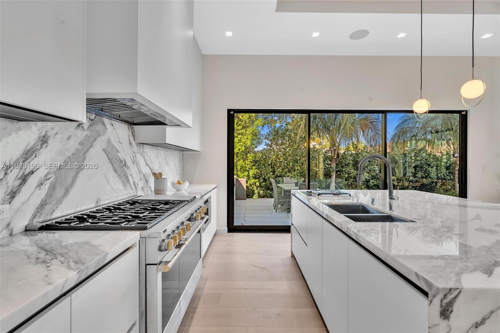 9264 Dickens Ave Surfside, FL 33154