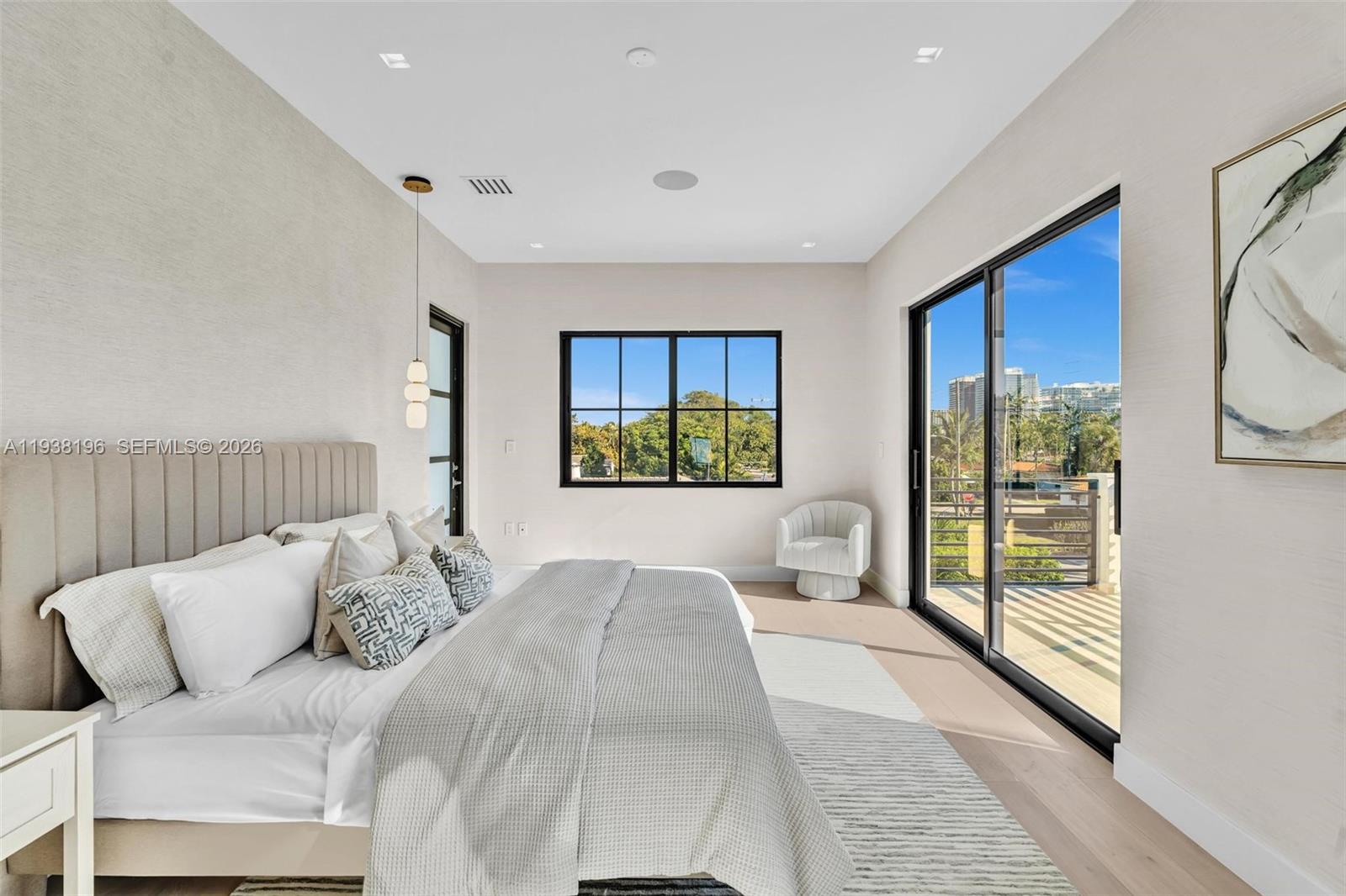 9264 Dickens Ave Surfside, FL 33154