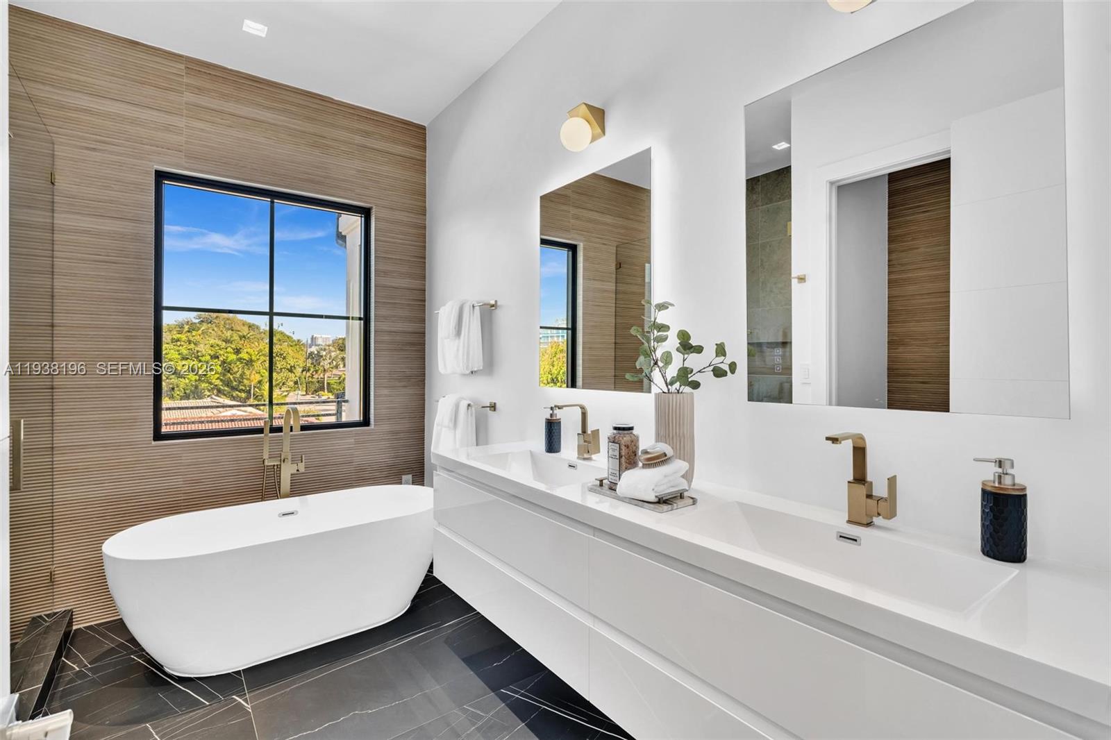 9264 Dickens Ave Surfside, FL 33154