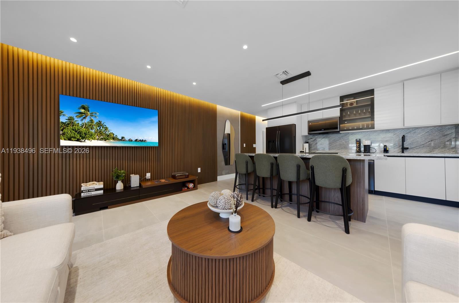 166 NW 41st St Miami, FL 33127