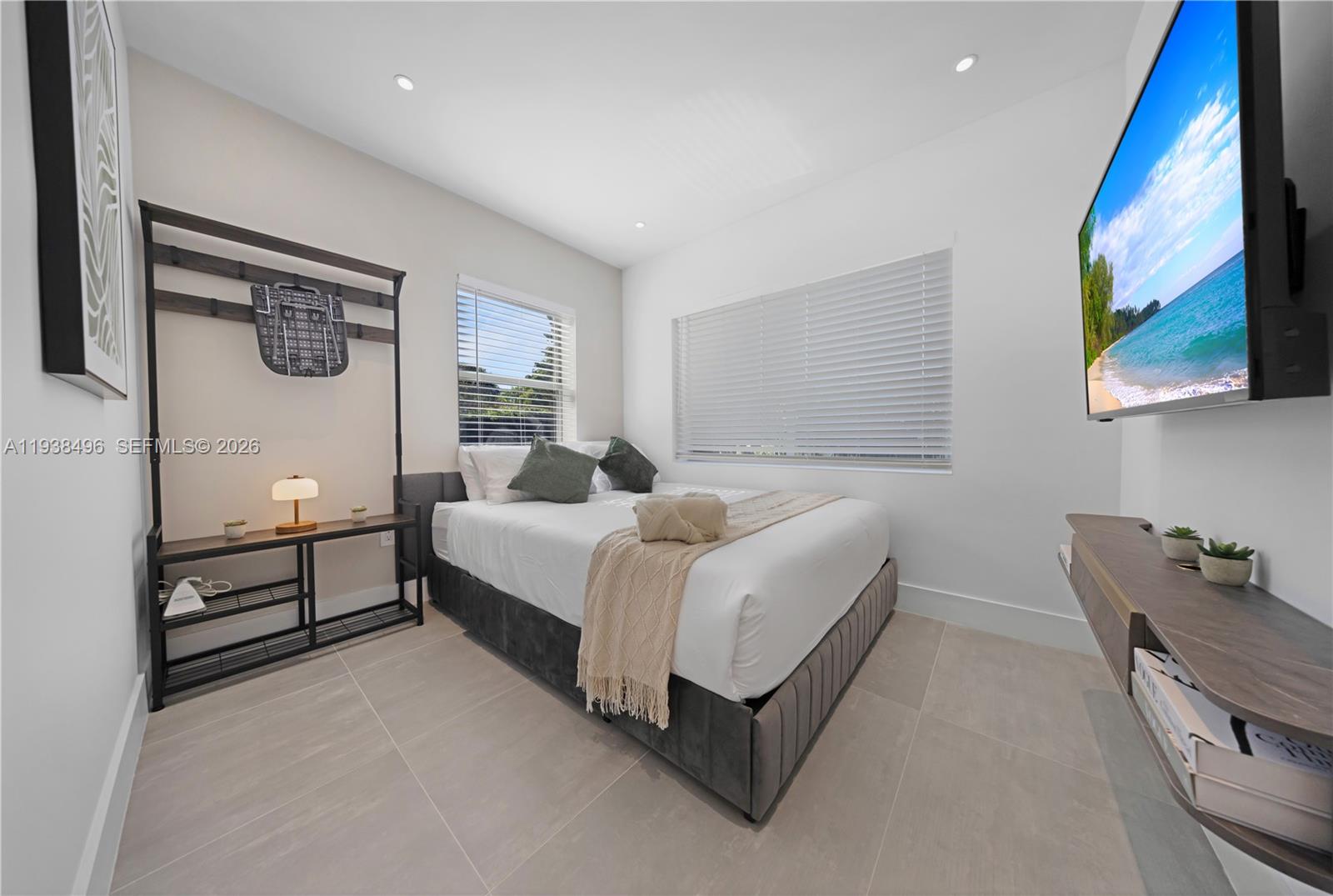 166 NW 41st St Miami, FL 33127