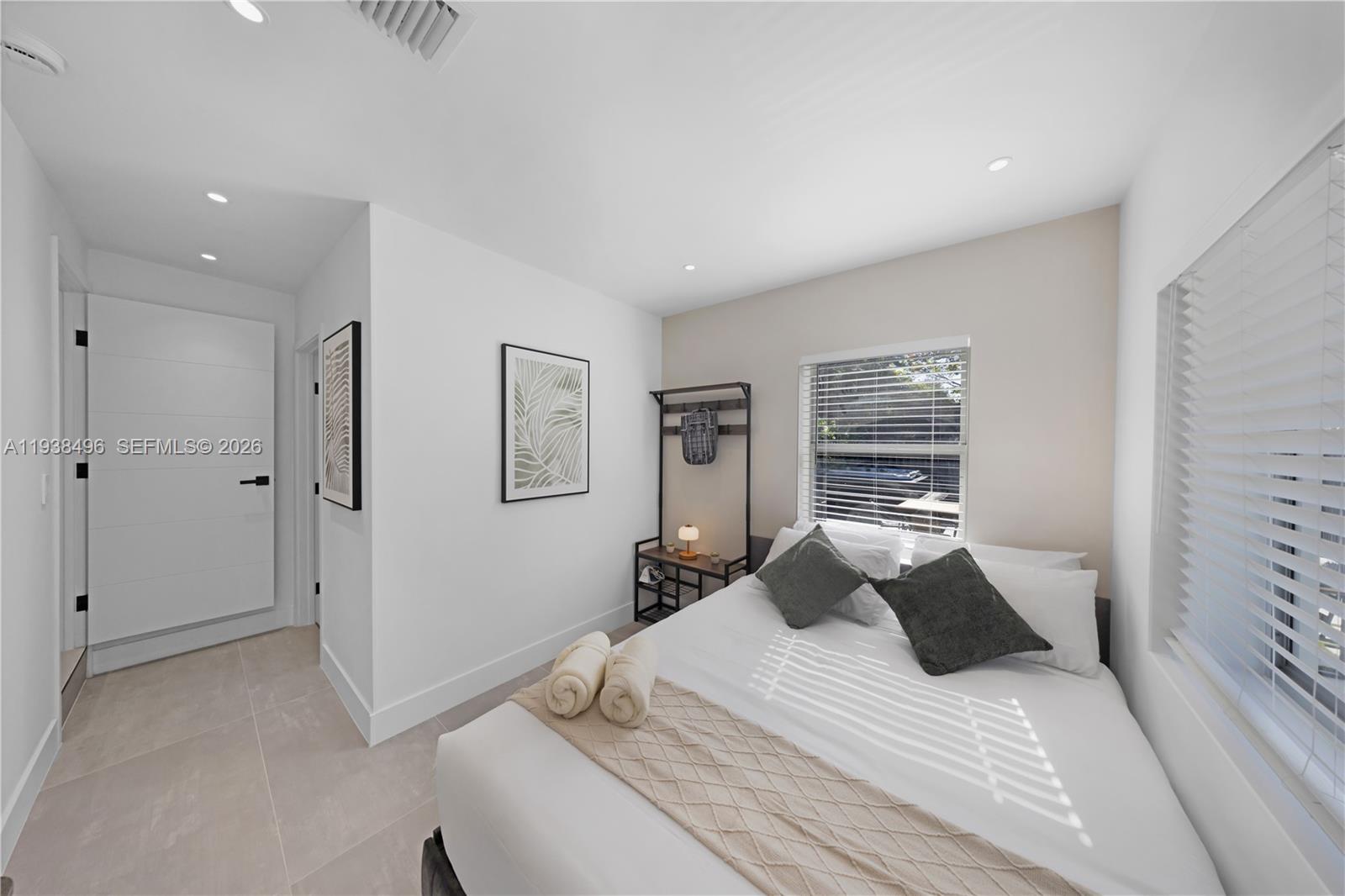 166 NW 41st St Miami, FL 33127