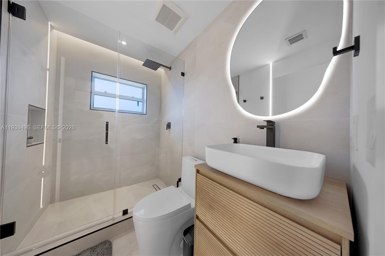 166 NW 41st St Miami, FL 33127