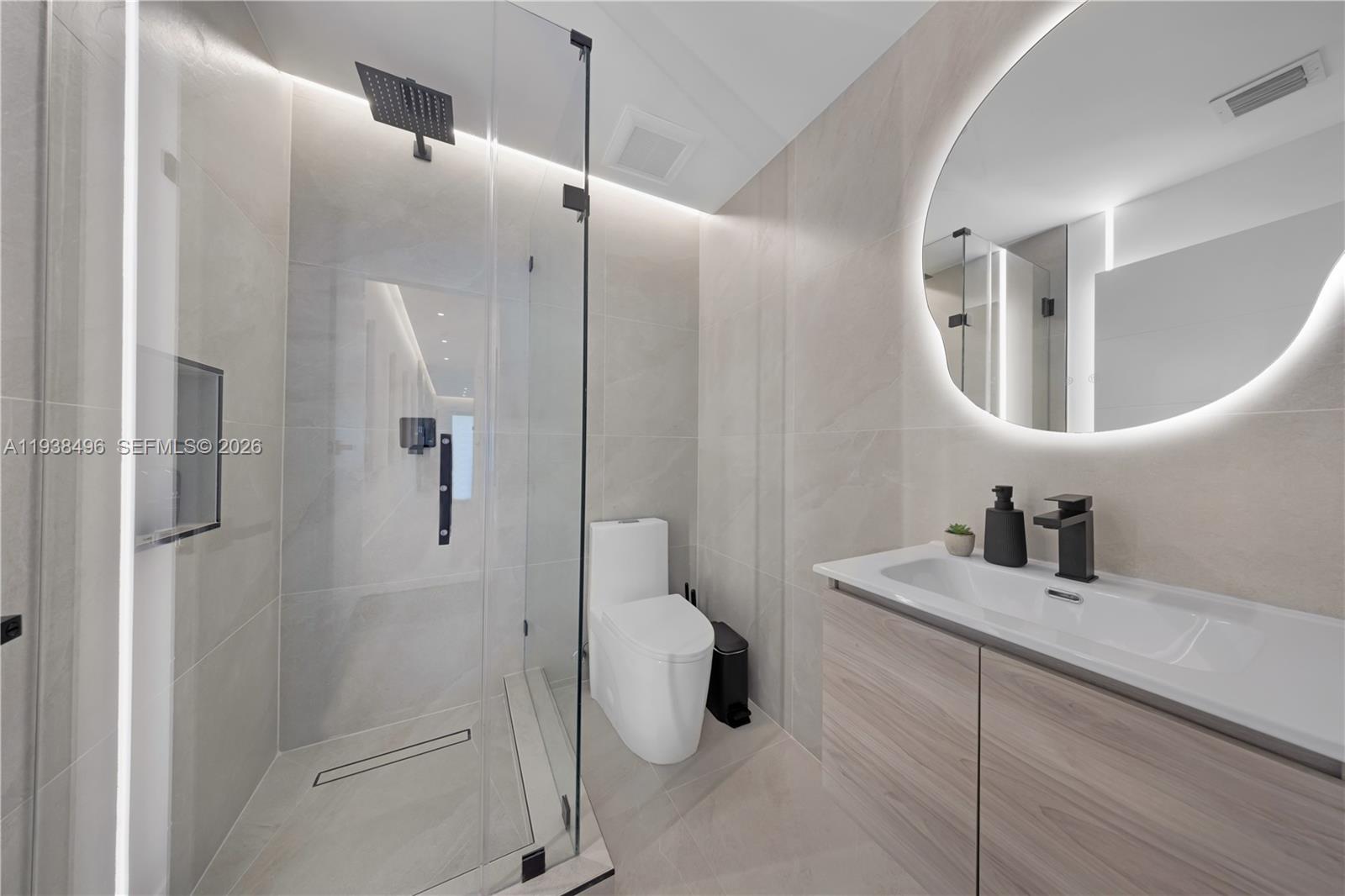 166 NW 41st St Miami, FL 33127