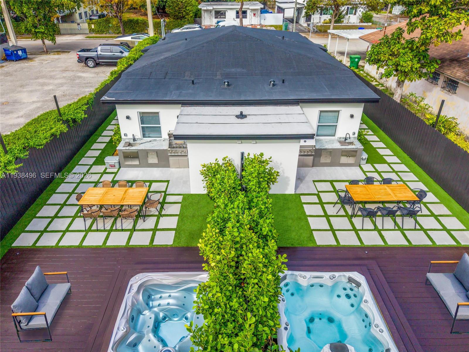 166 NW 41st St Miami, FL 33127