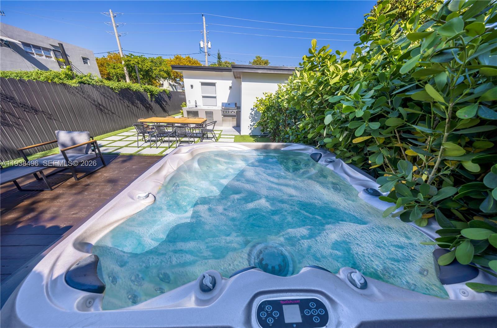 166 NW 41st St Miami, FL 33127