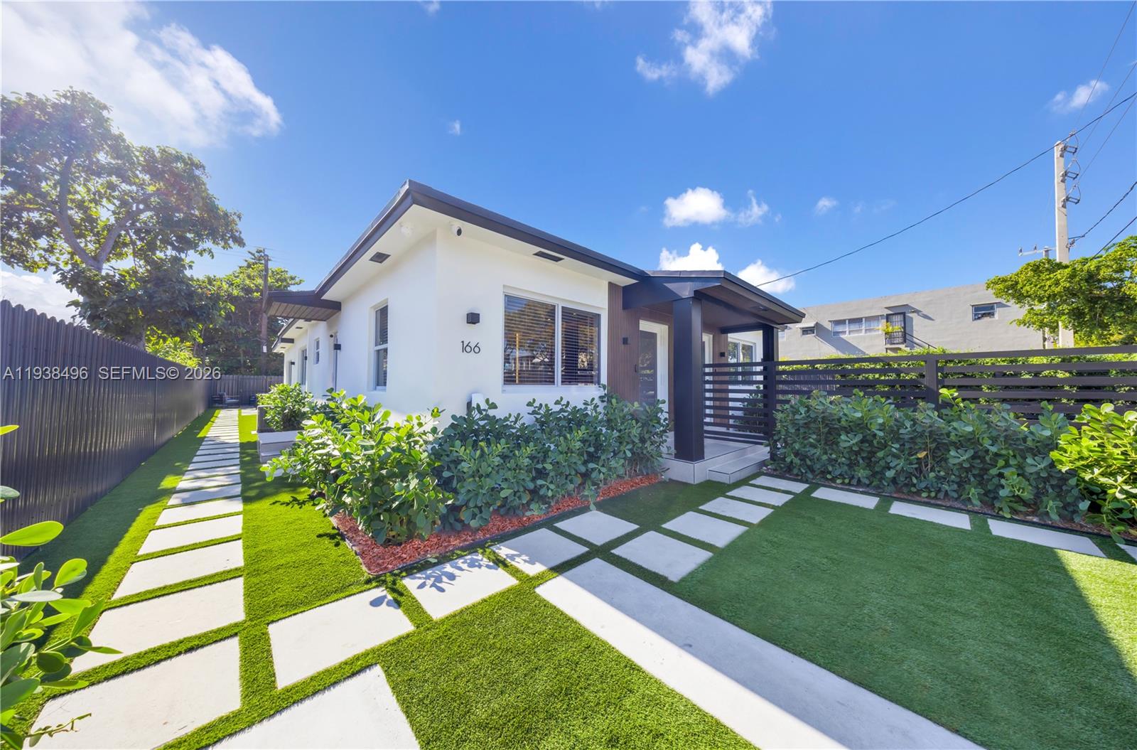 166 NW 41st St Miami, FL 33127