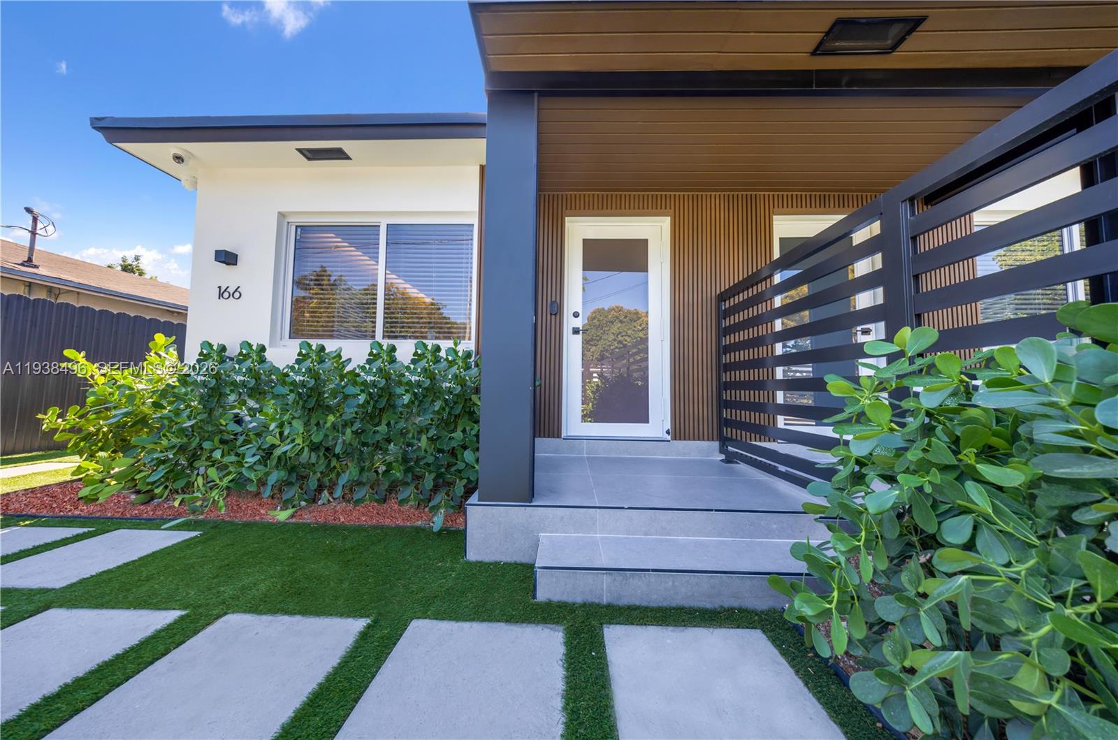 166 NW 41st St Miami, FL 33127