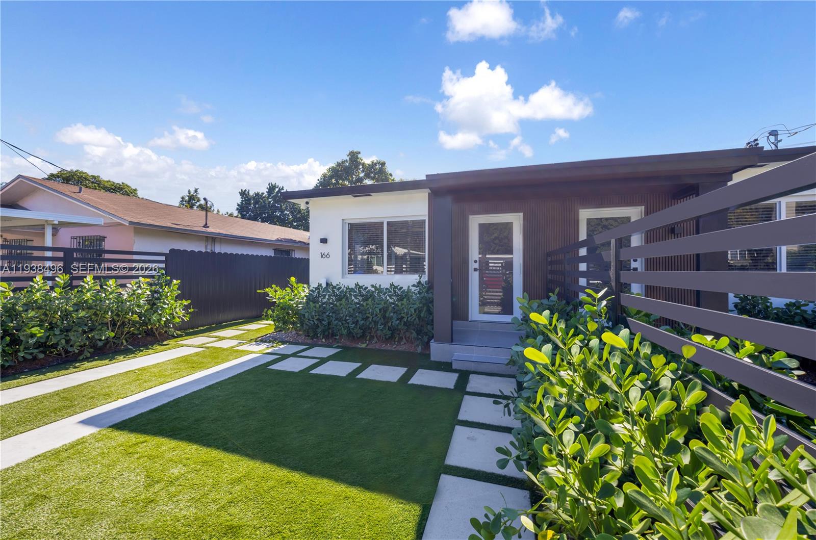 166 NW 41st St Miami, FL 33127