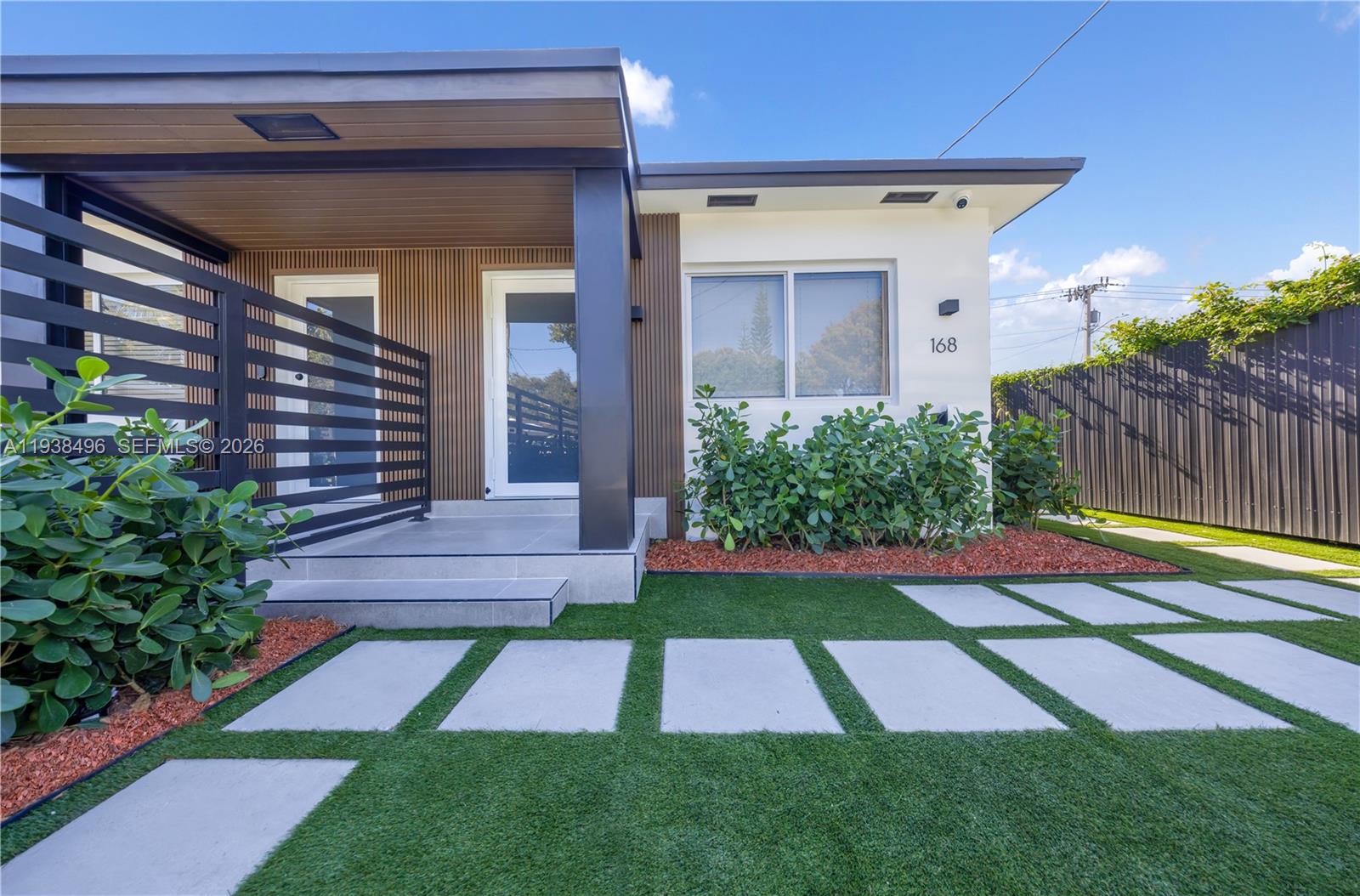 166 NW 41st St Miami, FL 33127