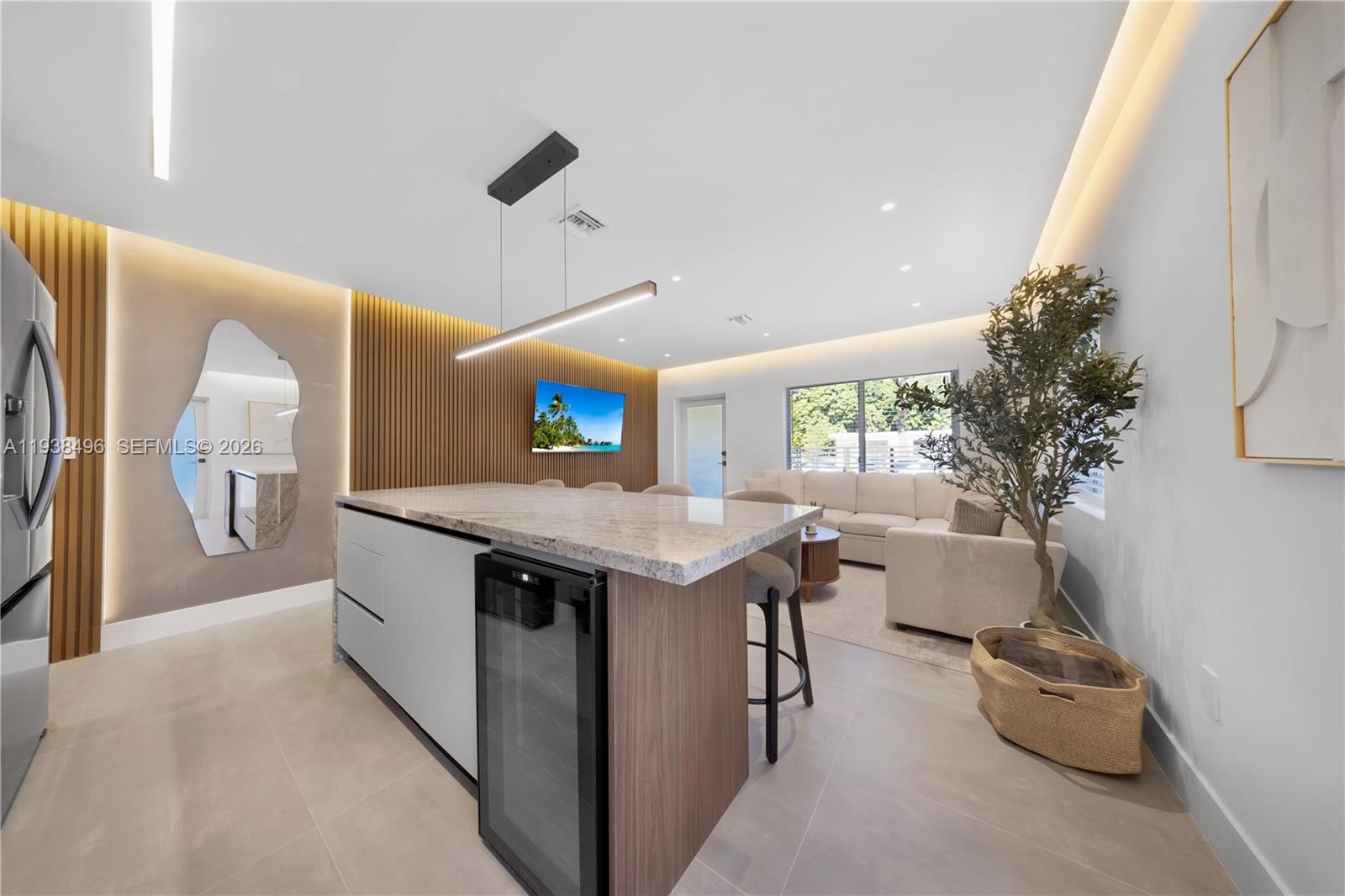 166 NW 41st St Miami, FL 33127