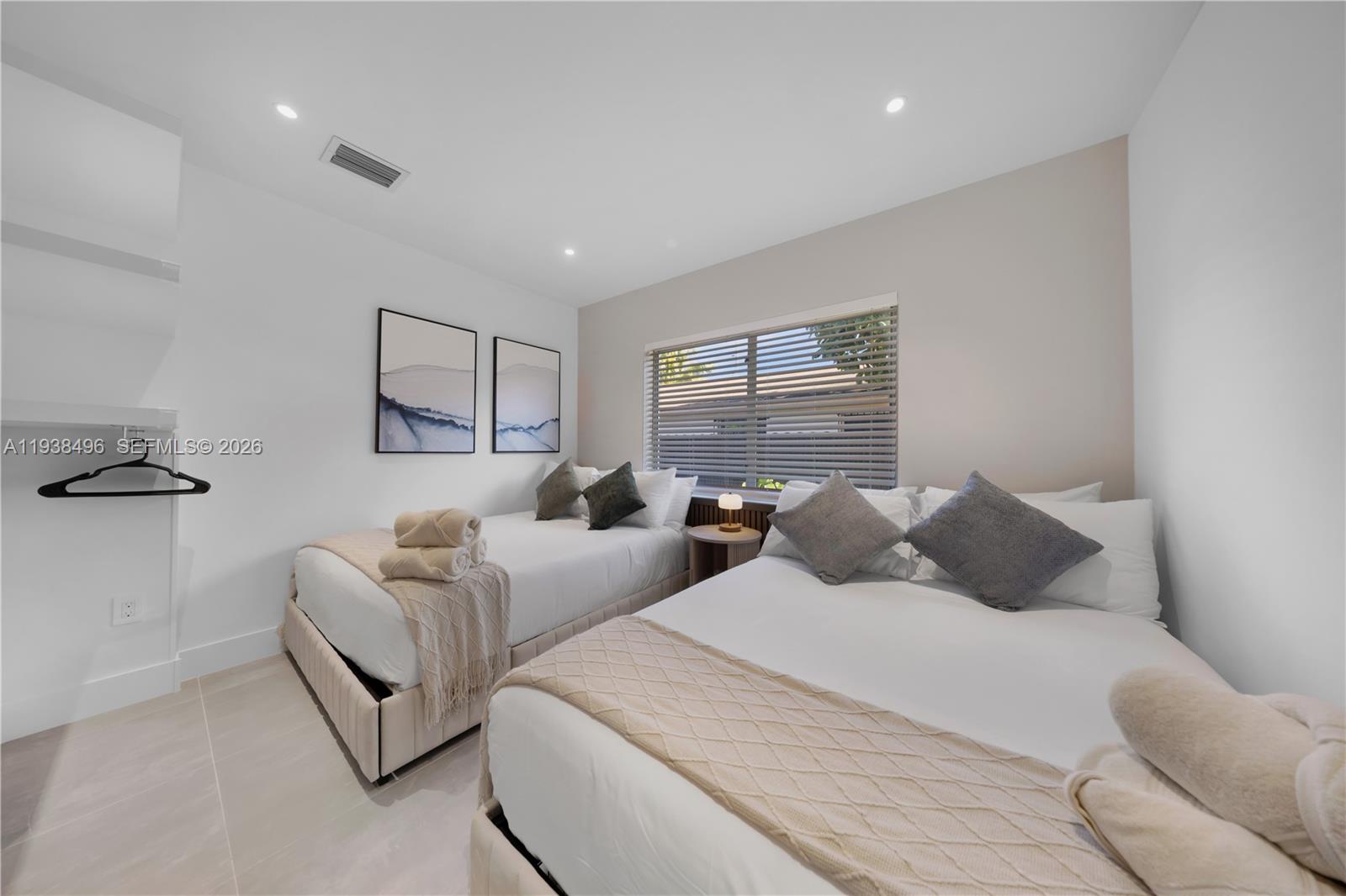 166 NW 41st St Miami, FL 33127