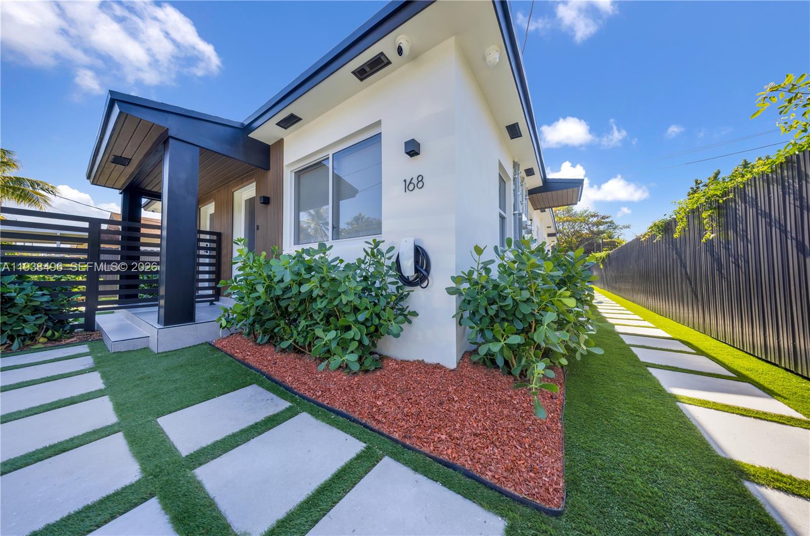 166 NW 41st St Miami, FL 33127