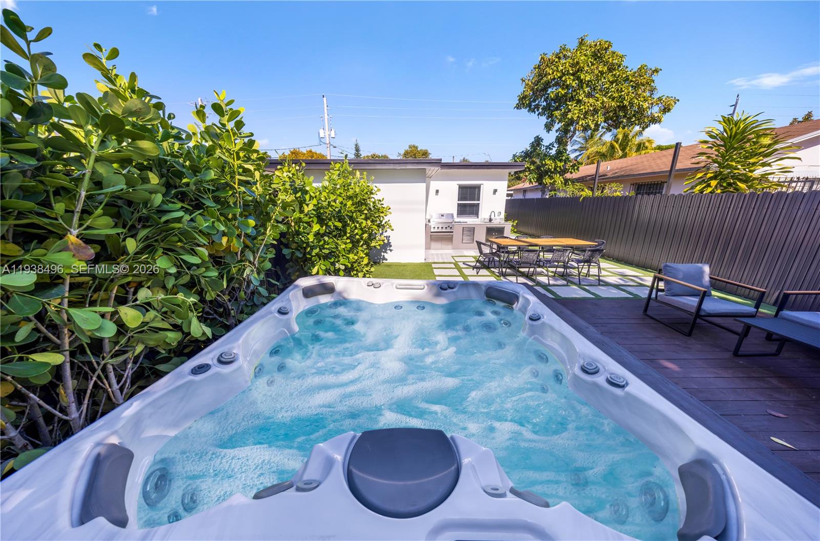 166 NW 41st St Miami, FL 33127