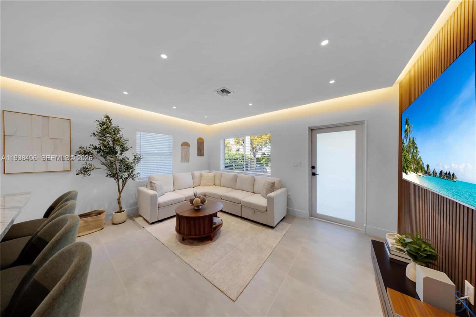 166 NW 41st St Miami, FL 33127