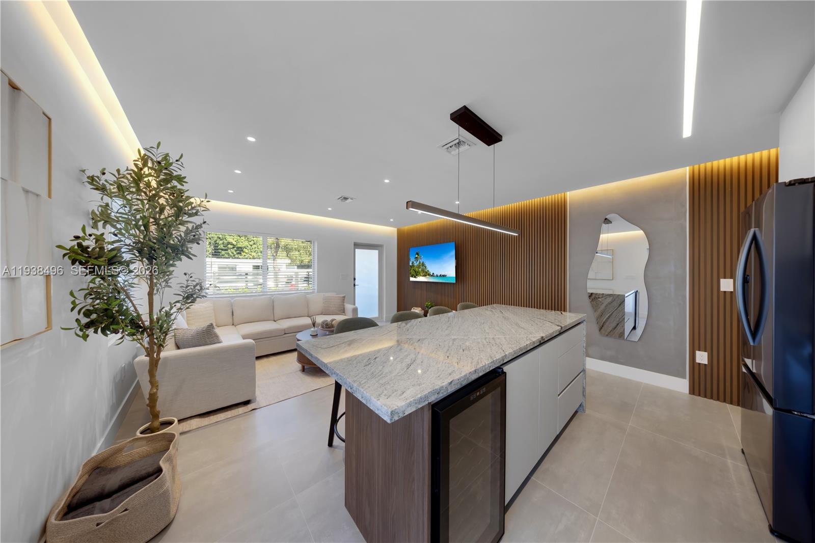 166 NW 41st St Miami, FL 33127