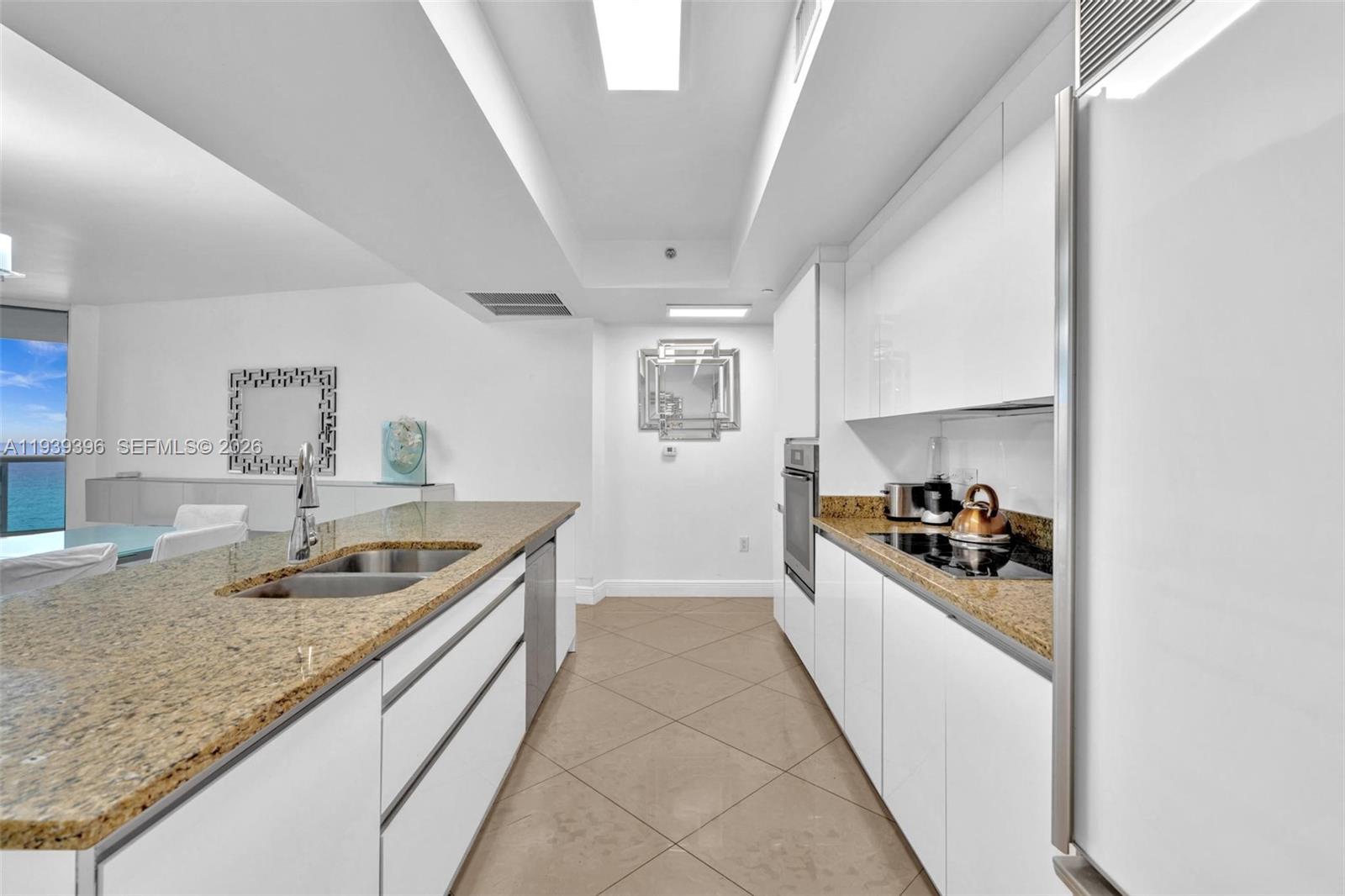 image Ocean Four Condo18