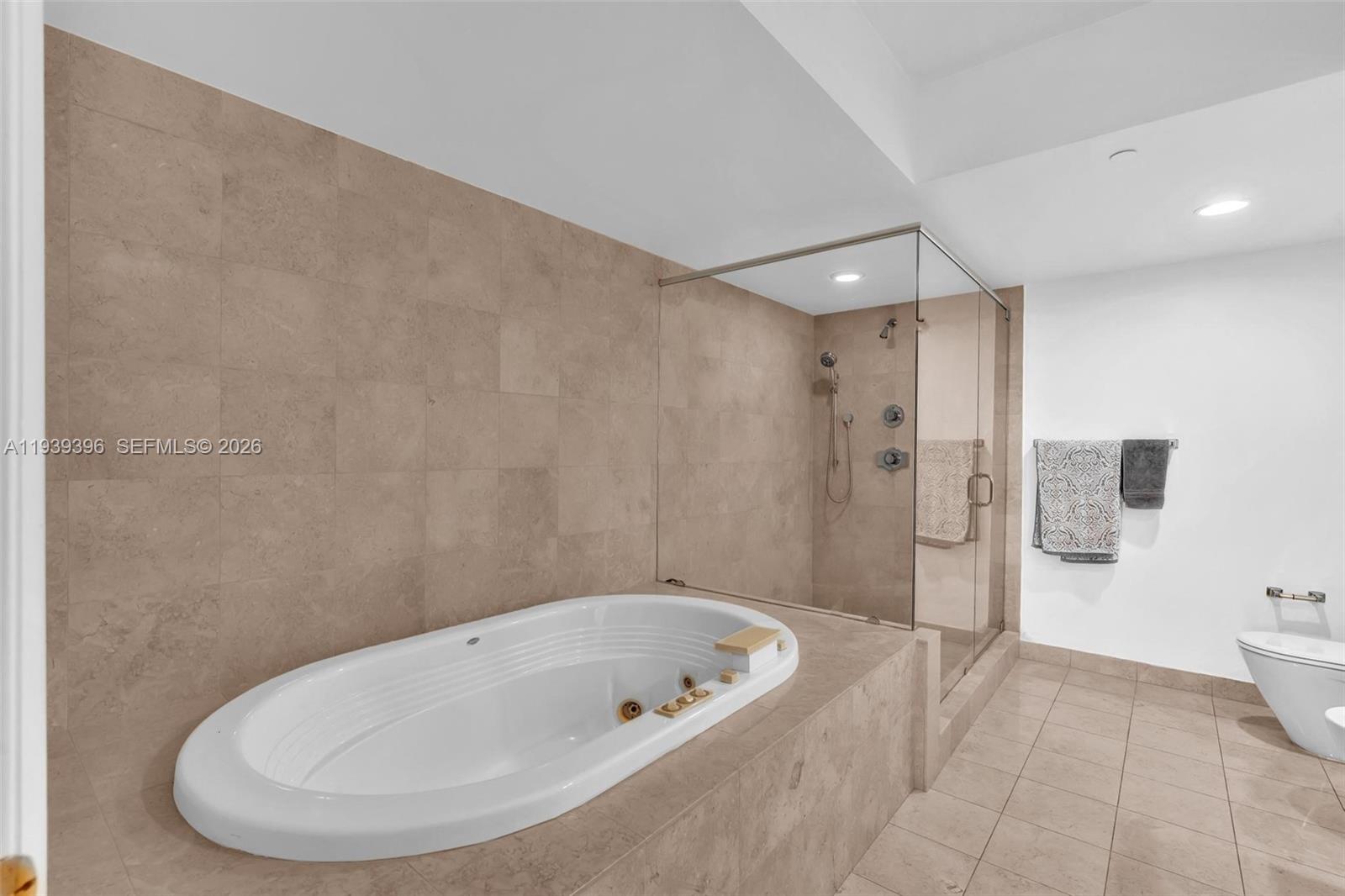 image Ocean Four Condo35