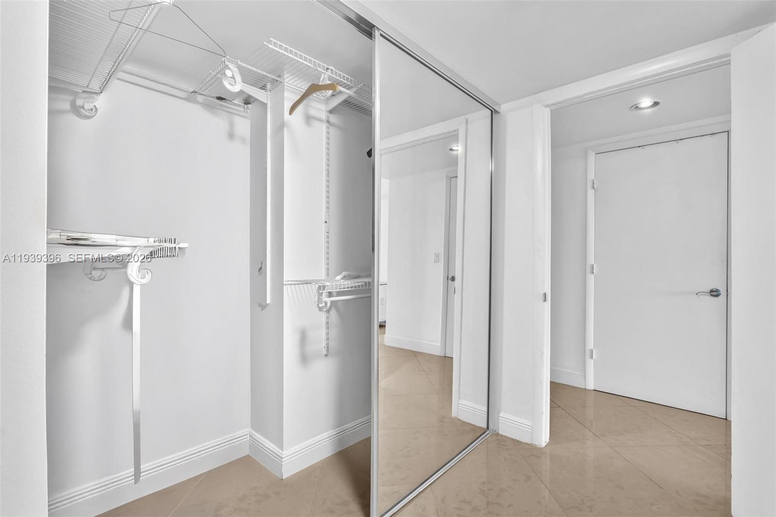 image Ocean Four Condo40