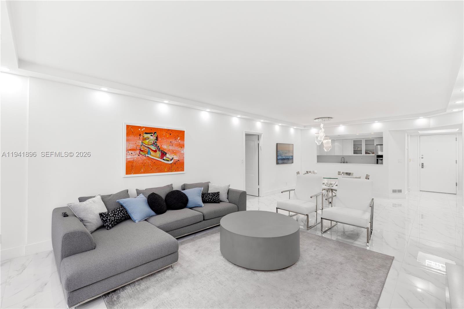 image The Waves Condominium14