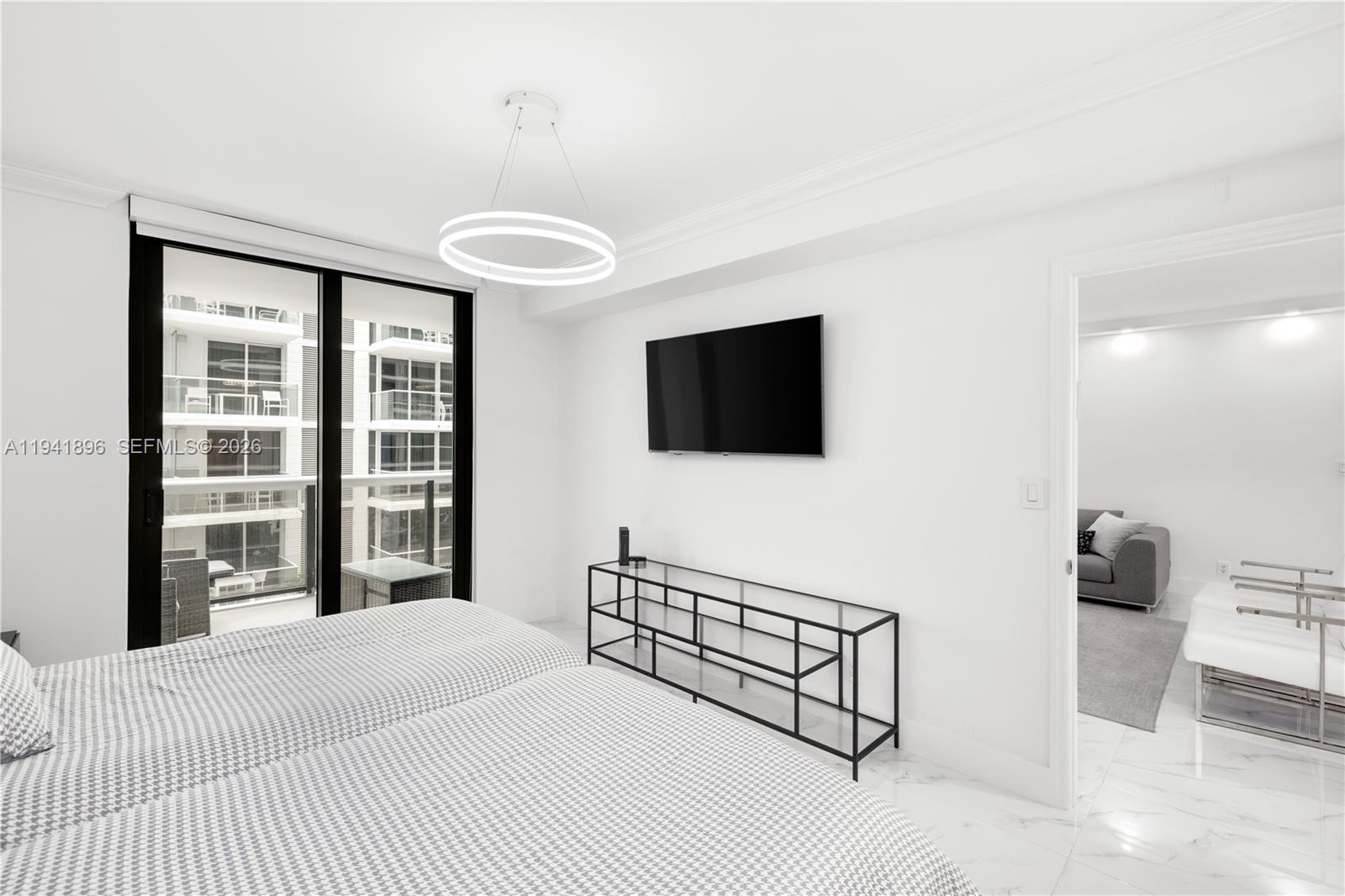 image The Waves Condominium26