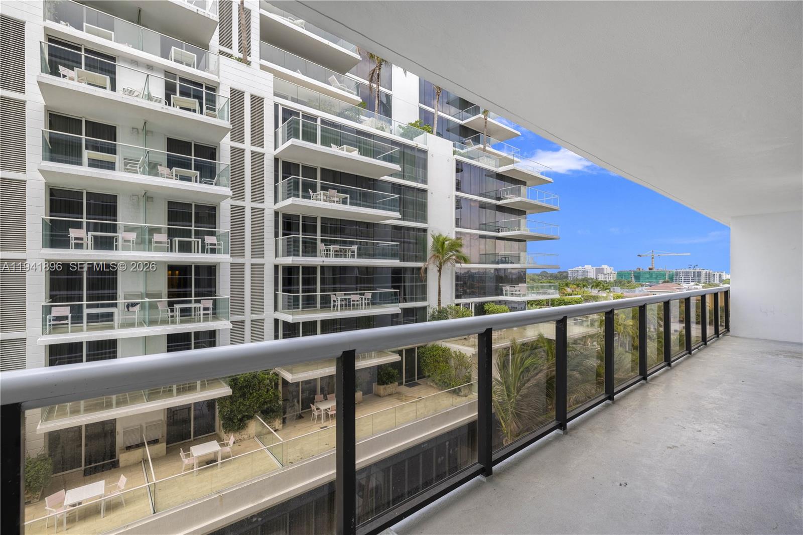 image The Waves Condominium33