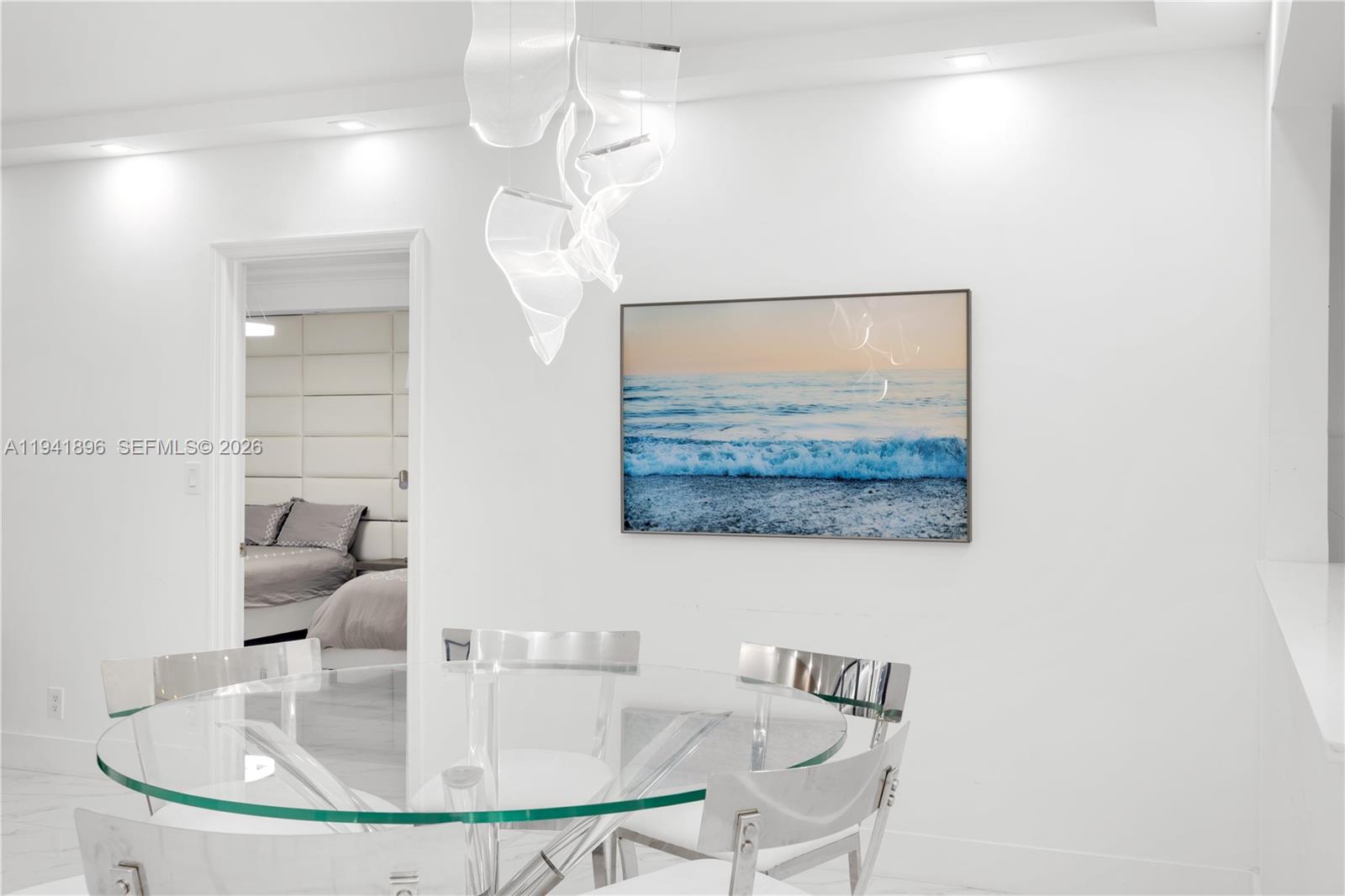 image The Waves Condominium7