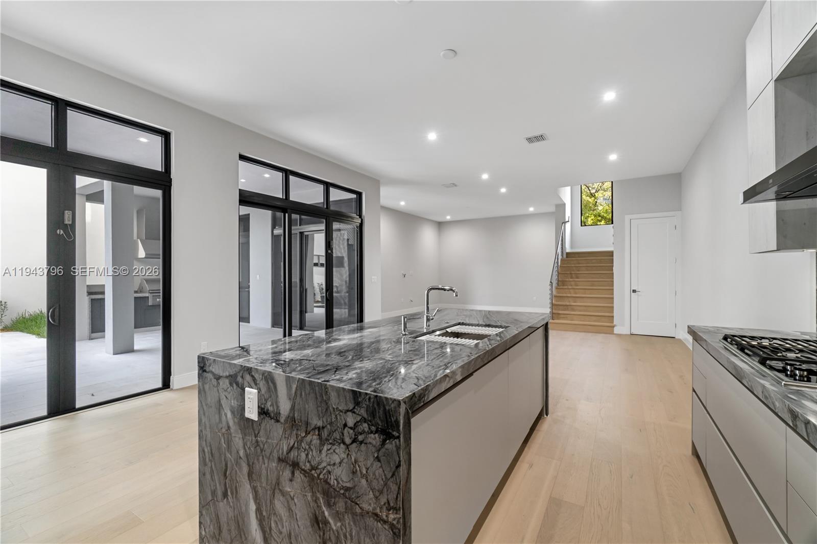 8091 NW 48th Ter Doral, FL 33166