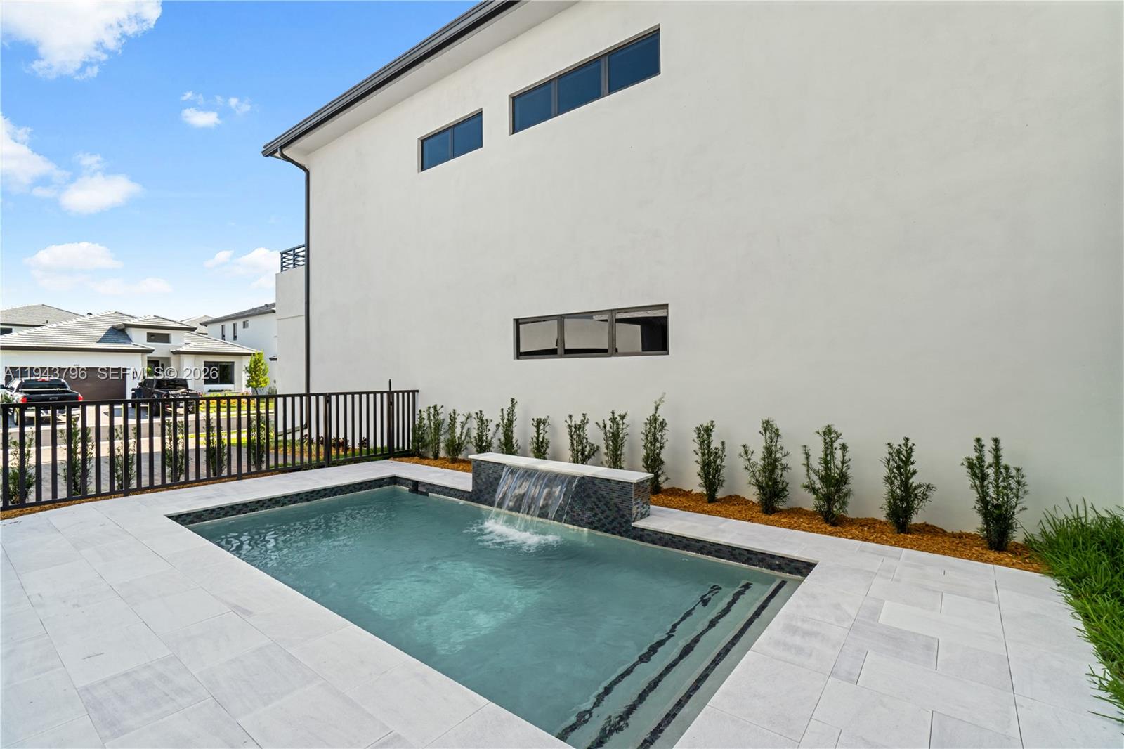 8091 NW 48th Ter Doral, FL 33166