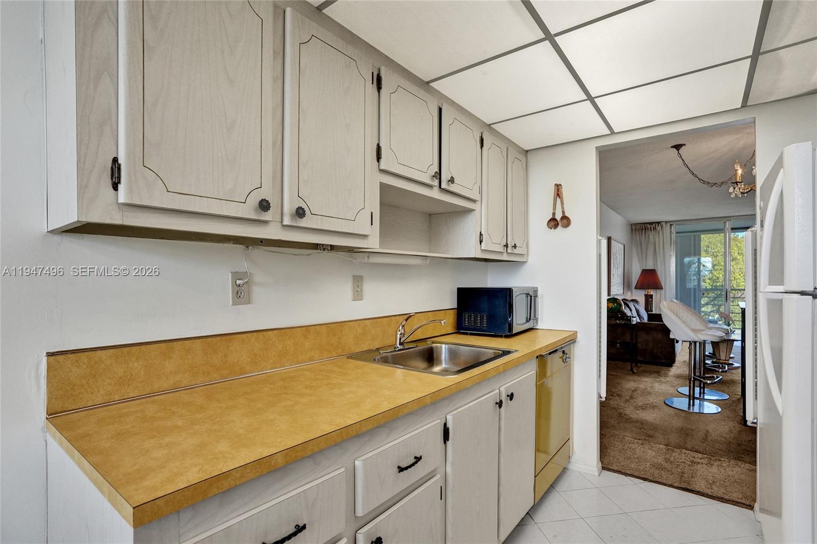 2900 NW 48th Ter #402 Lauderdale Lakes, FL 33313