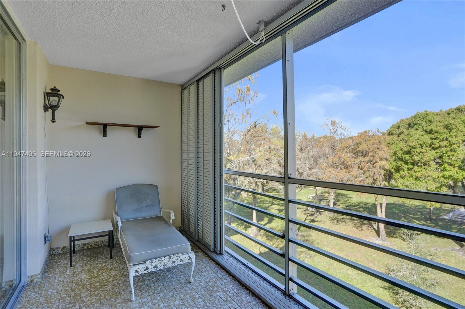 2900 NW 48th Ter #402 Lauderdale Lakes, FL 33313