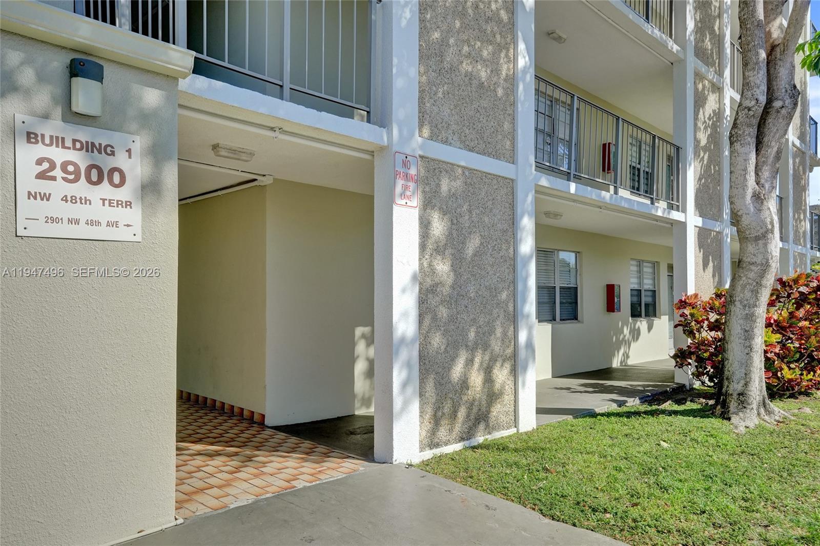 2900 NW 48th Ter #402 Lauderdale Lakes, FL 33313