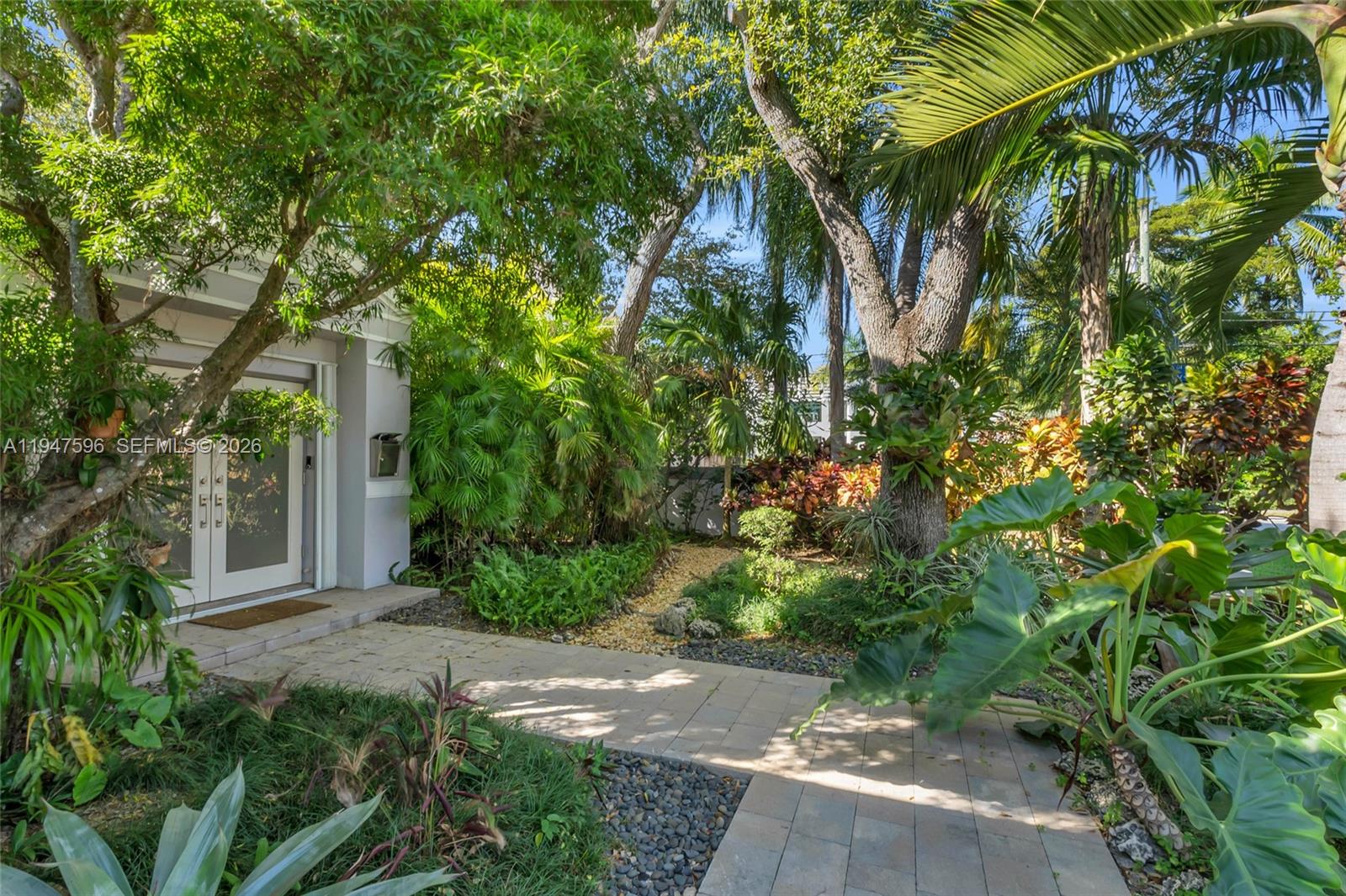 5794 SW 76th Ter South Miami, FL 33143