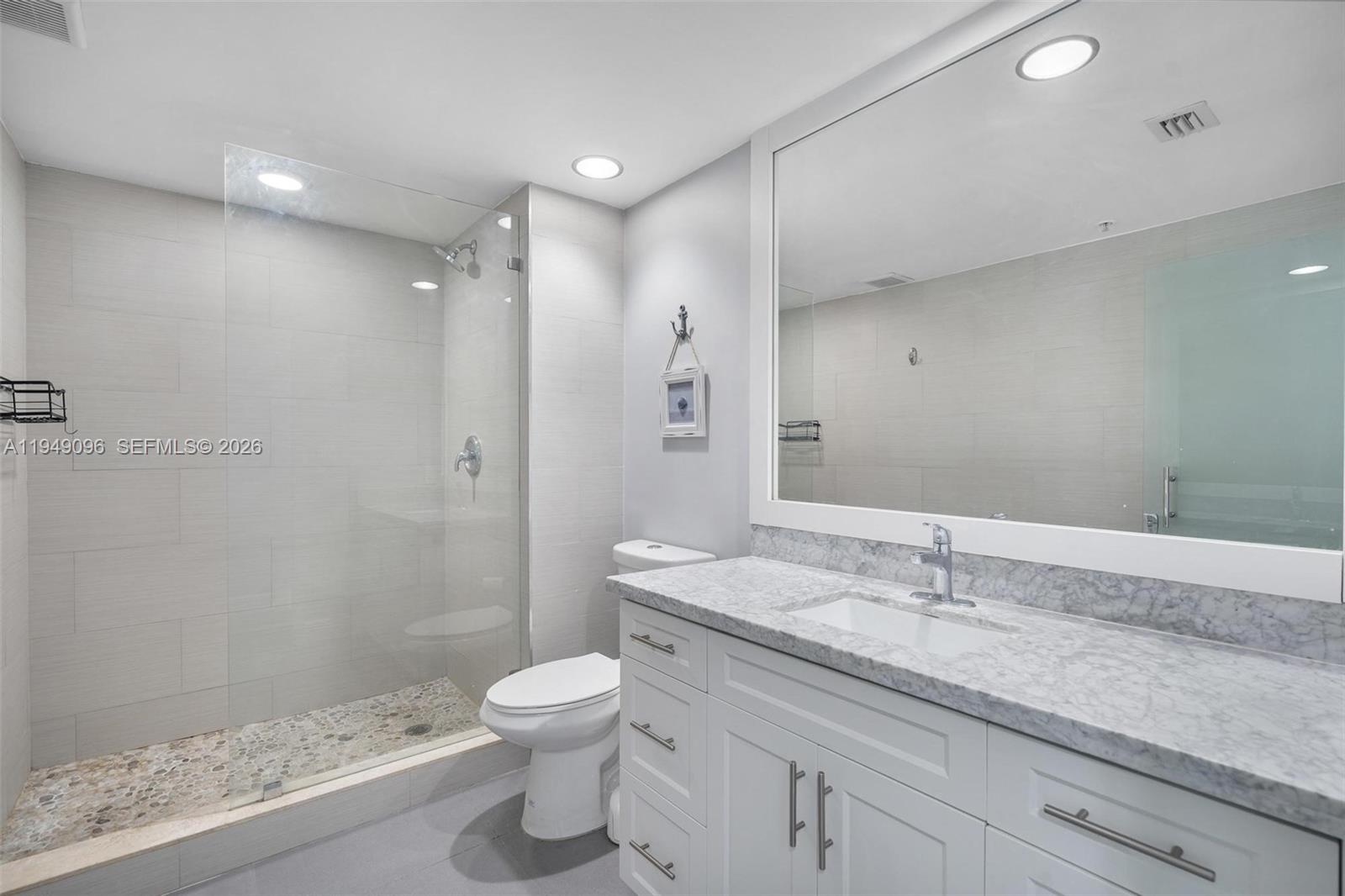 image Cite on the Bay East32