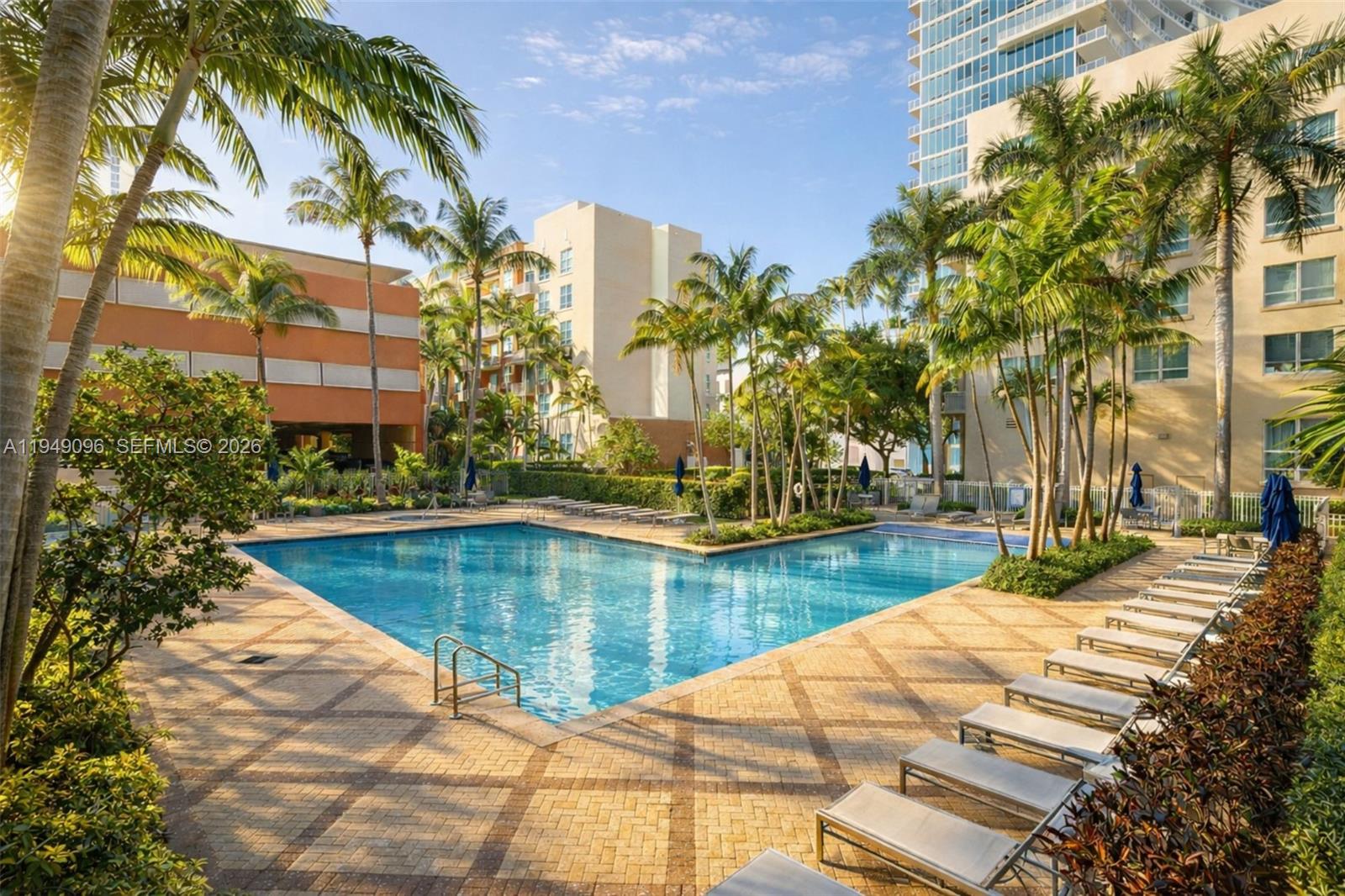 image Cite on the Bay East35