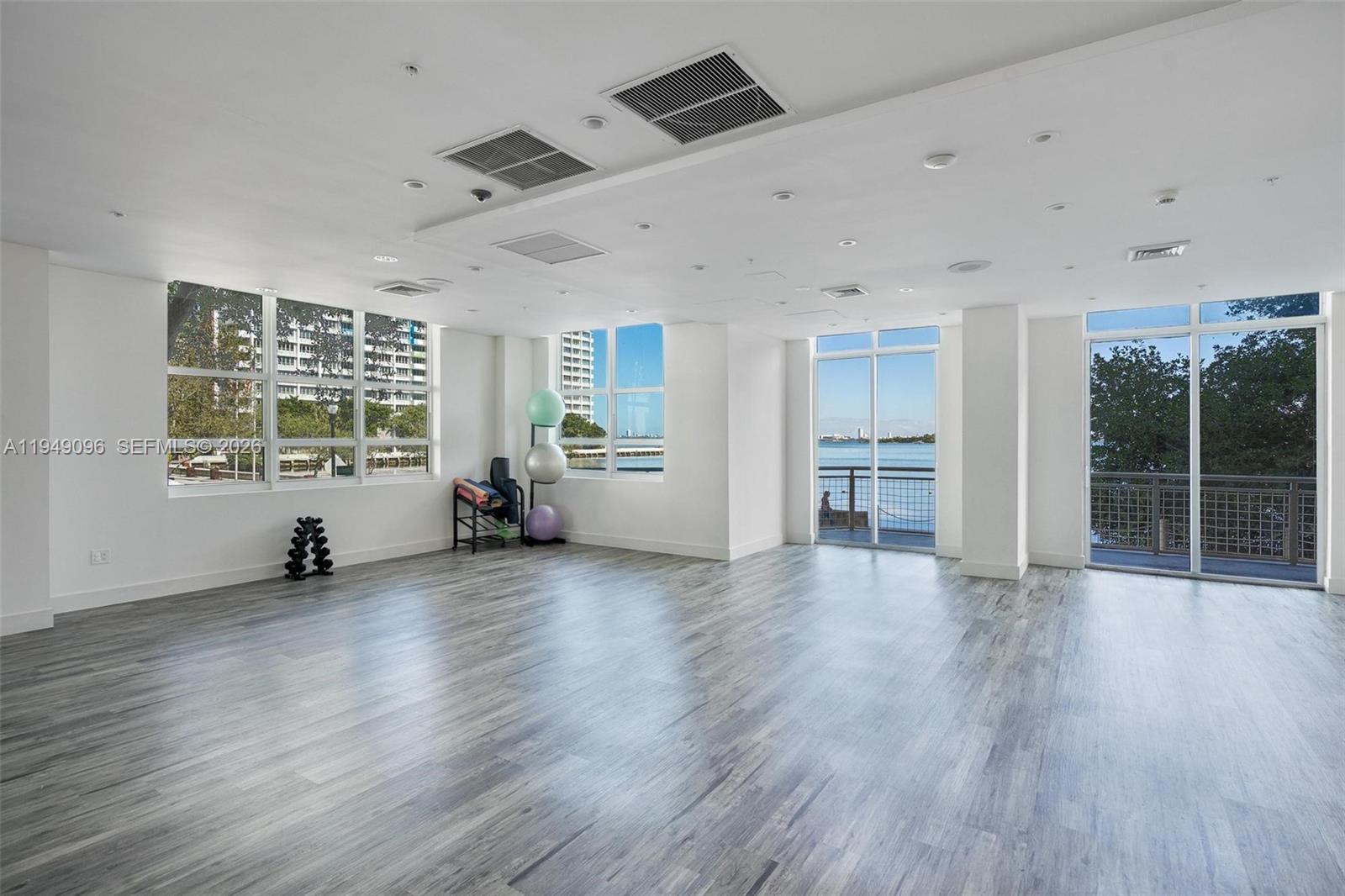 image Cite on the Bay East38