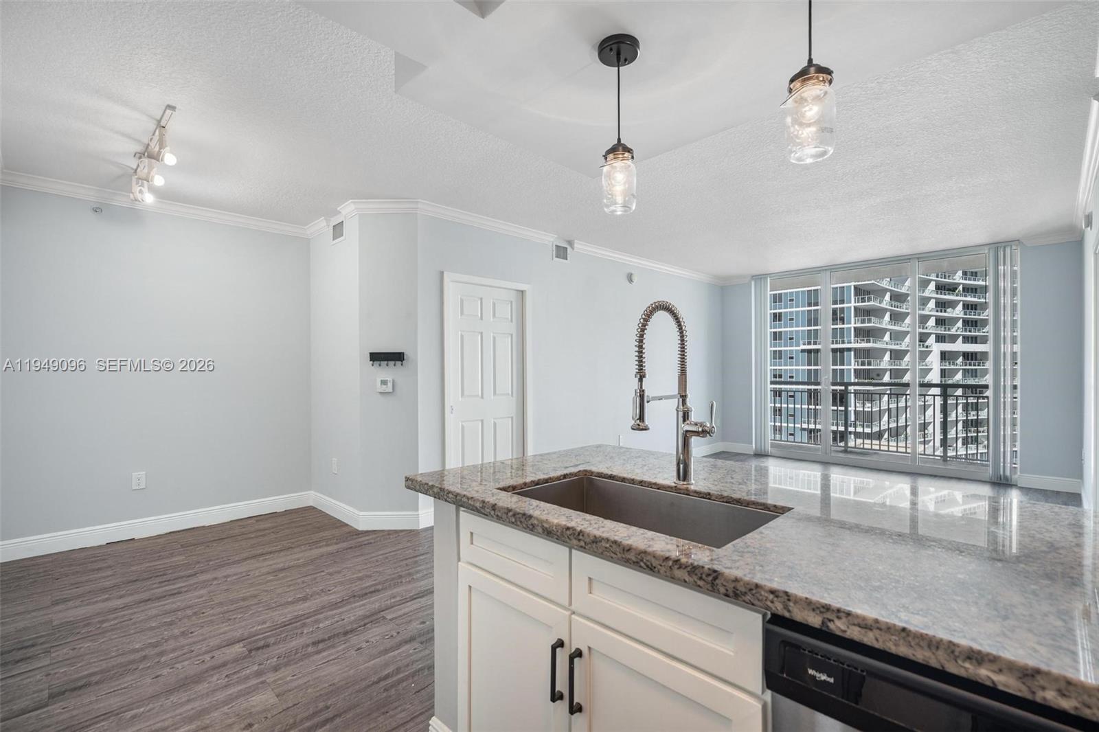 image Cite on the Bay East6