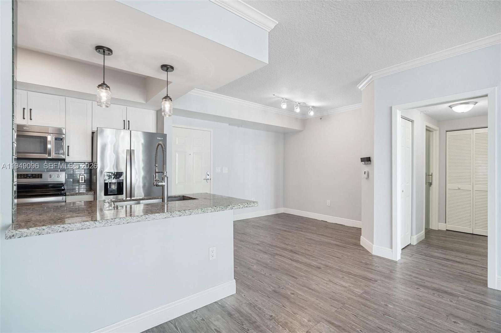 image Cite on the Bay East8