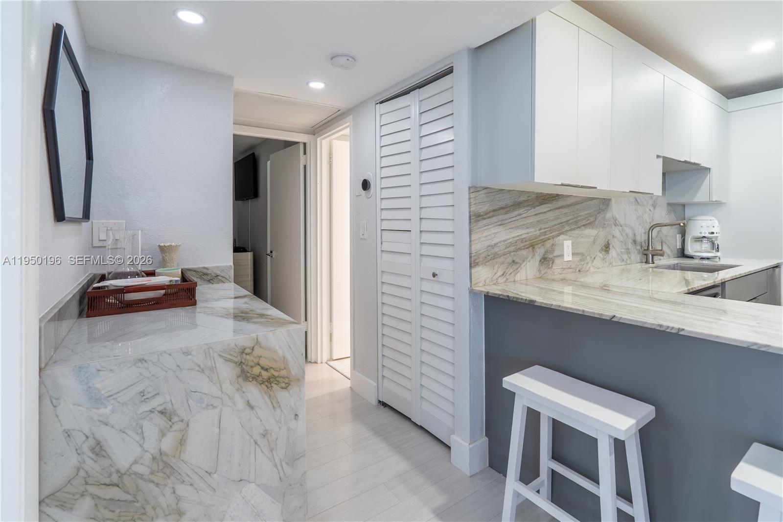 5701 Collins Ave #1417 Miami Beach, FL 33140