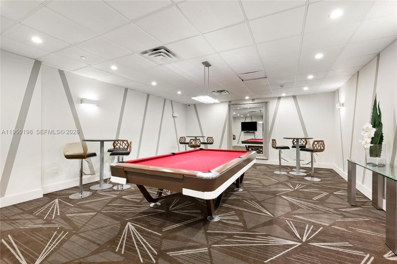 5701 Collins Ave #1417 Miami Beach, FL 33140