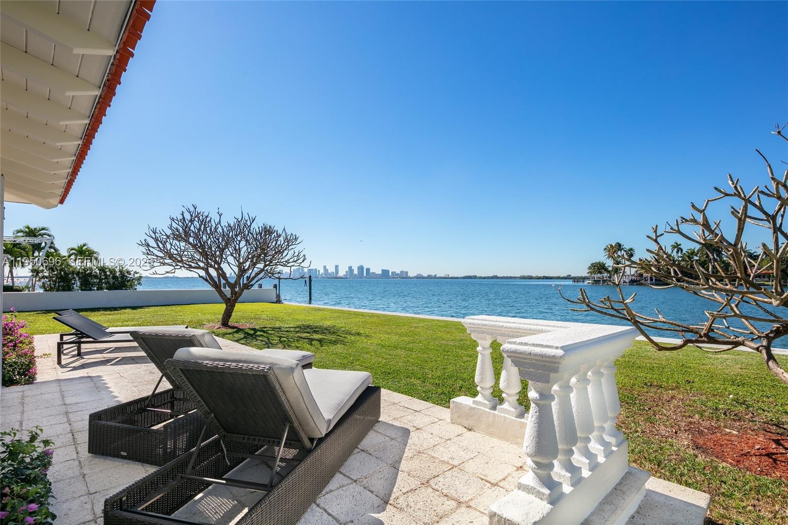 7500 W Treasure Dr North Bay Village, FL 33141