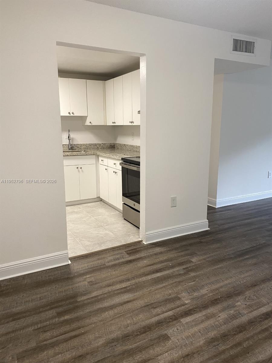 5112 NW 79th Ave #206 Doral, FL 33166